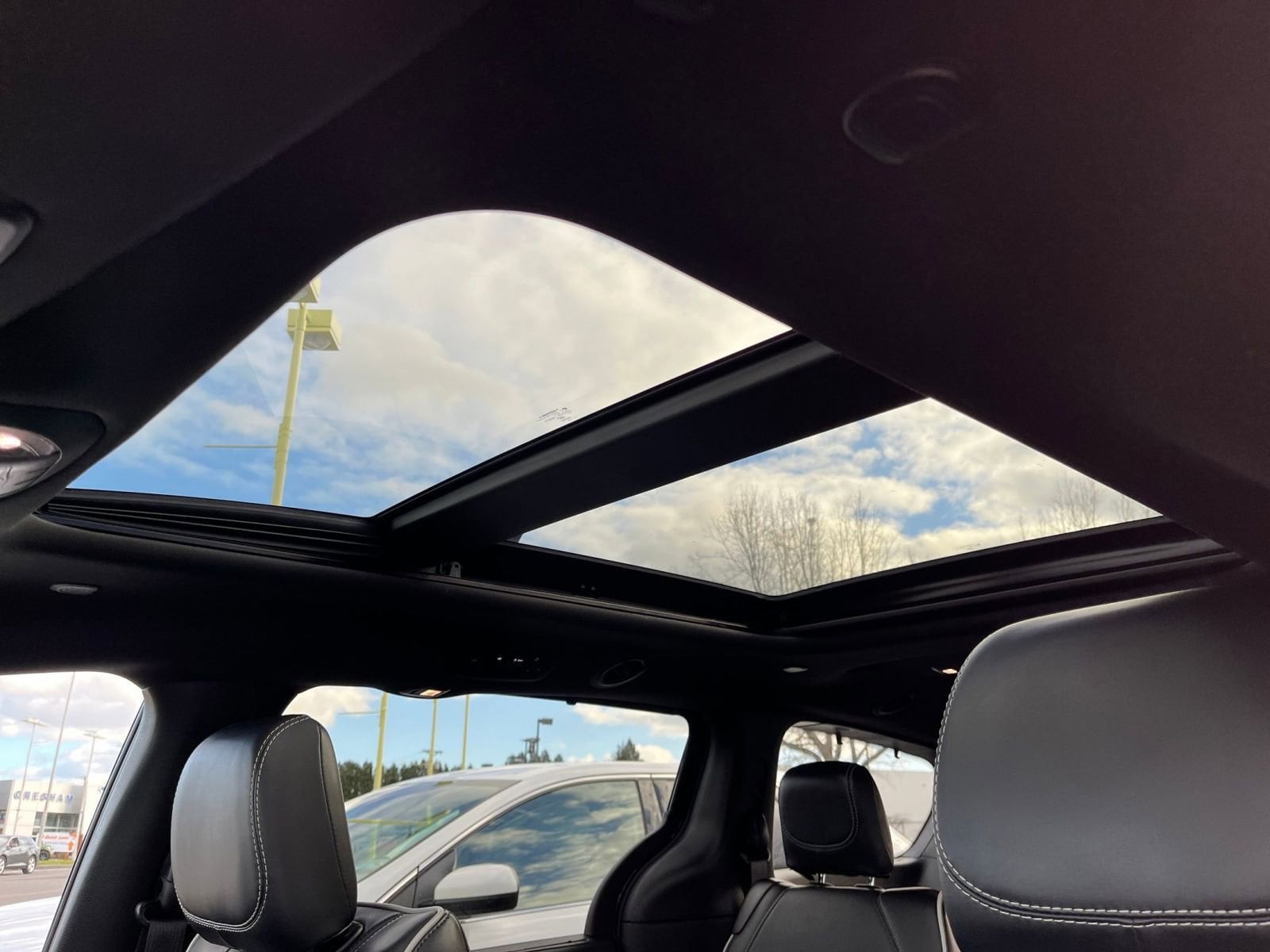 Thumbnail: 2025 Chrysler Pacifica - 32