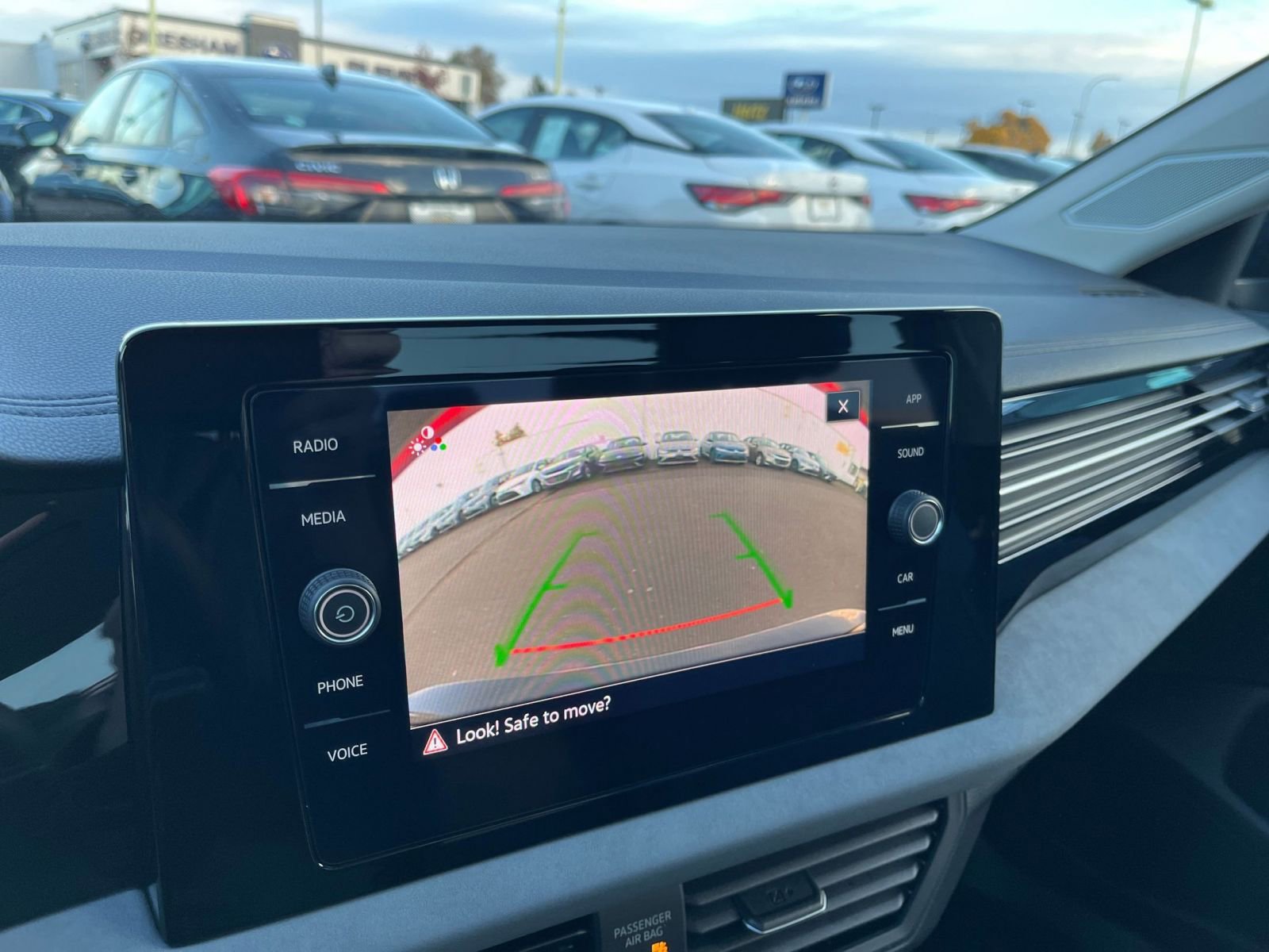 Thumbnail: 2025 Volkswagen Jetta - 16