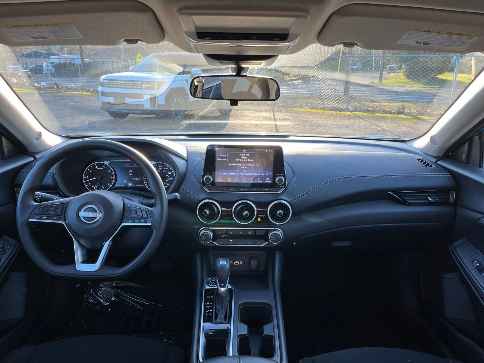 Thumbnail: 2024 Nissan Sentra - 31