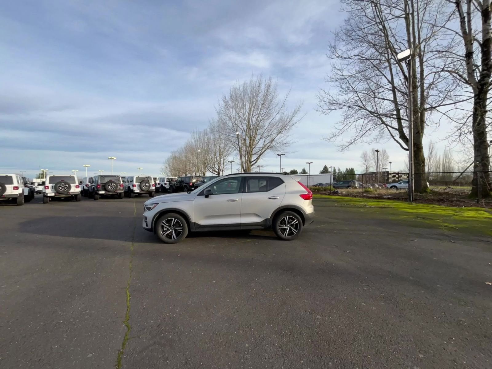 Thumbnail: 2024 Volvo XC40 - 15