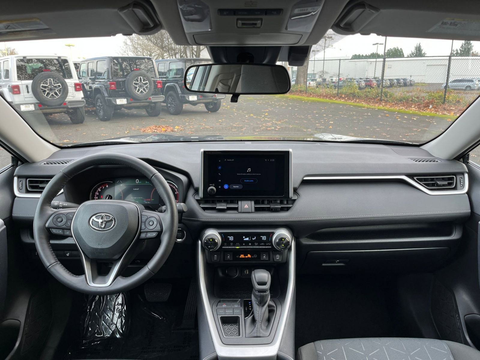 Thumbnail: 2025 Toyota RAV4 - 33