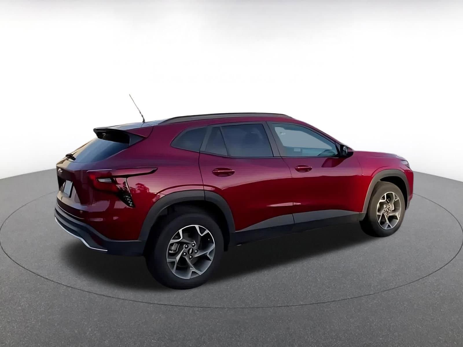 Thumbnail: 2025 Chevrolet Trax - 14