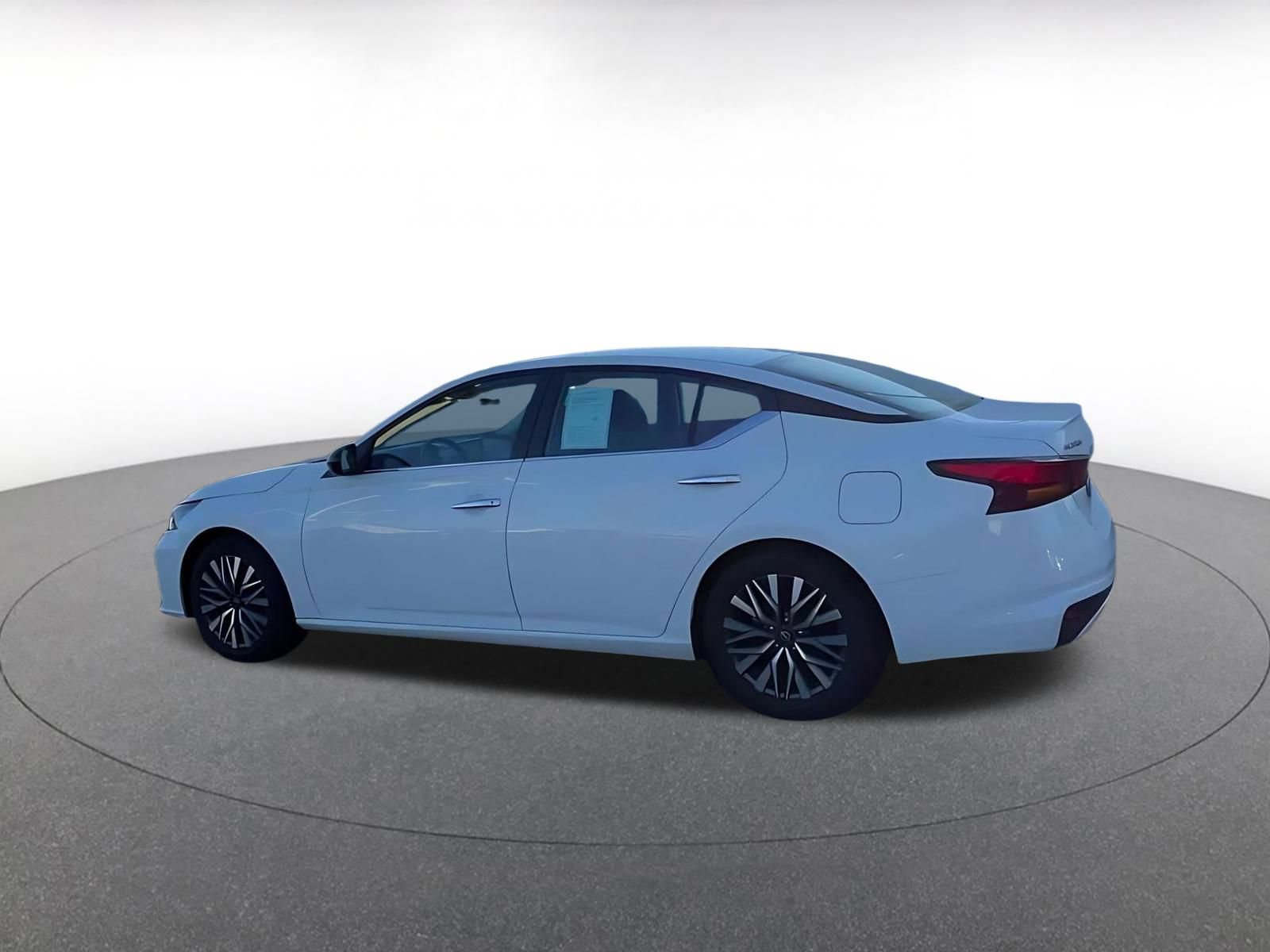 Thumbnail: 2025 Nissan Altima - 11