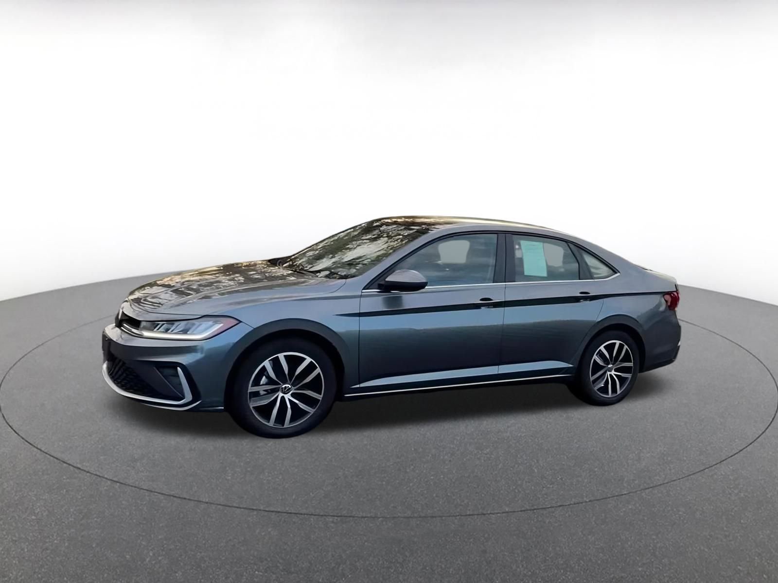 Thumbnail: 2025 Volkswagen Jetta - 10