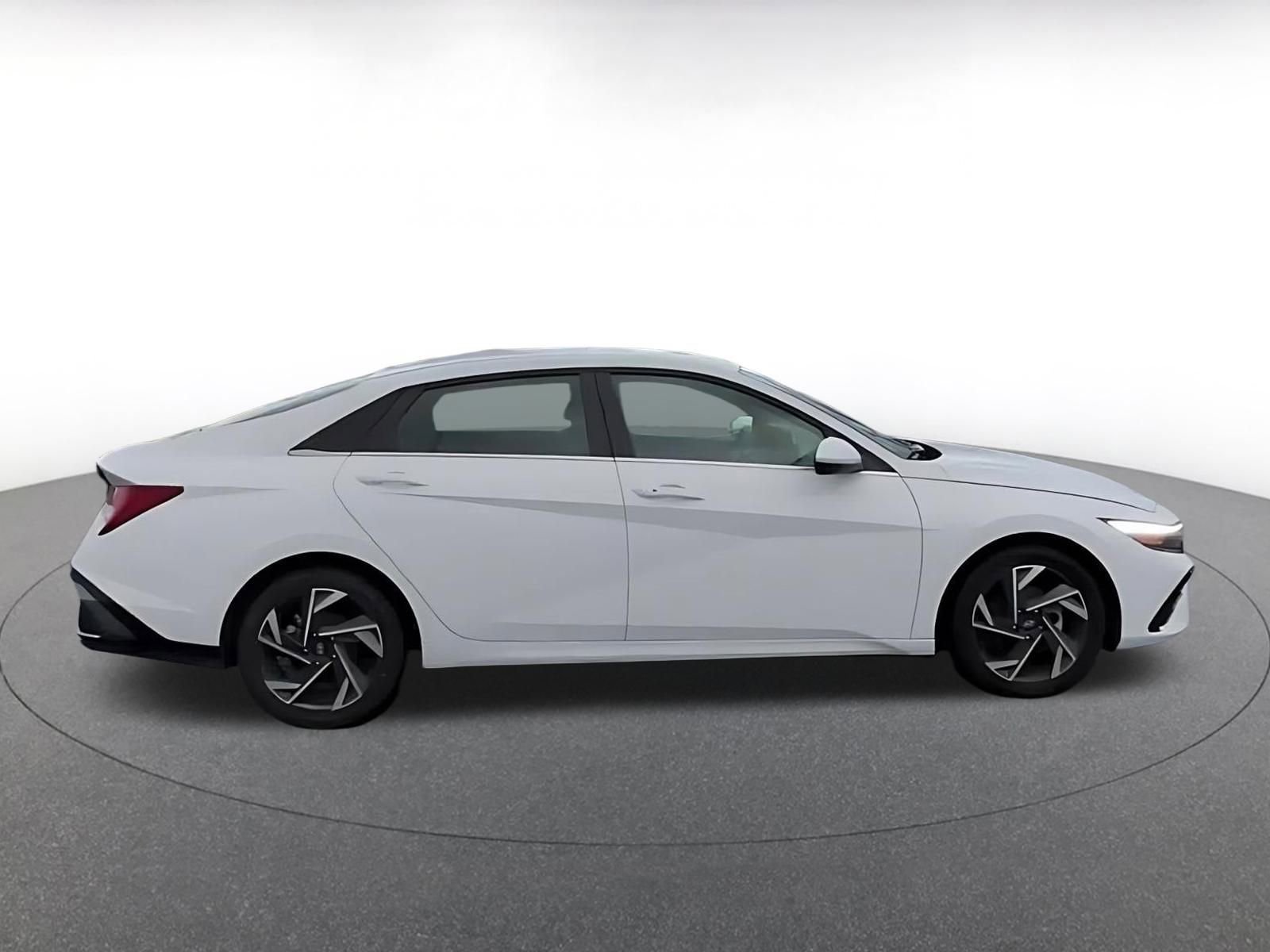 Thumbnail: 2025 Hyundai Elantra - 16