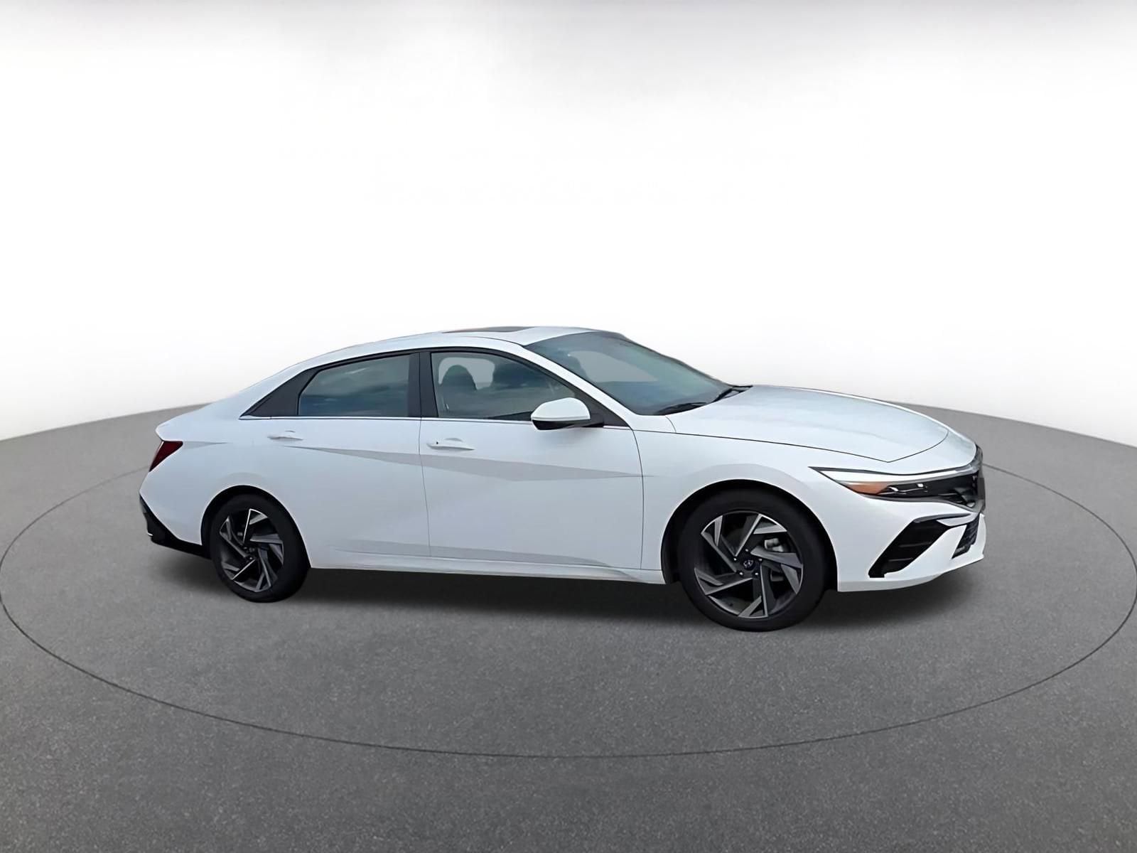 Thumbnail: 2025 Hyundai Elantra - 2