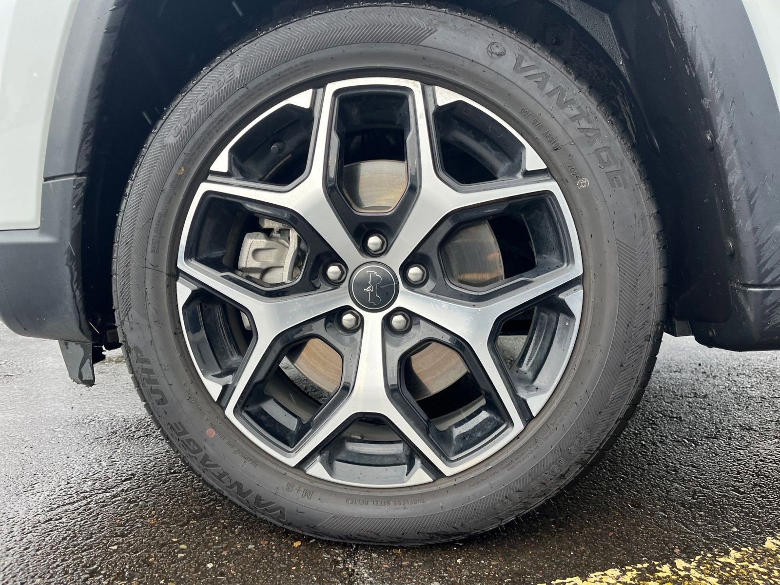 Thumbnail: 2025 Jeep Compass - 32