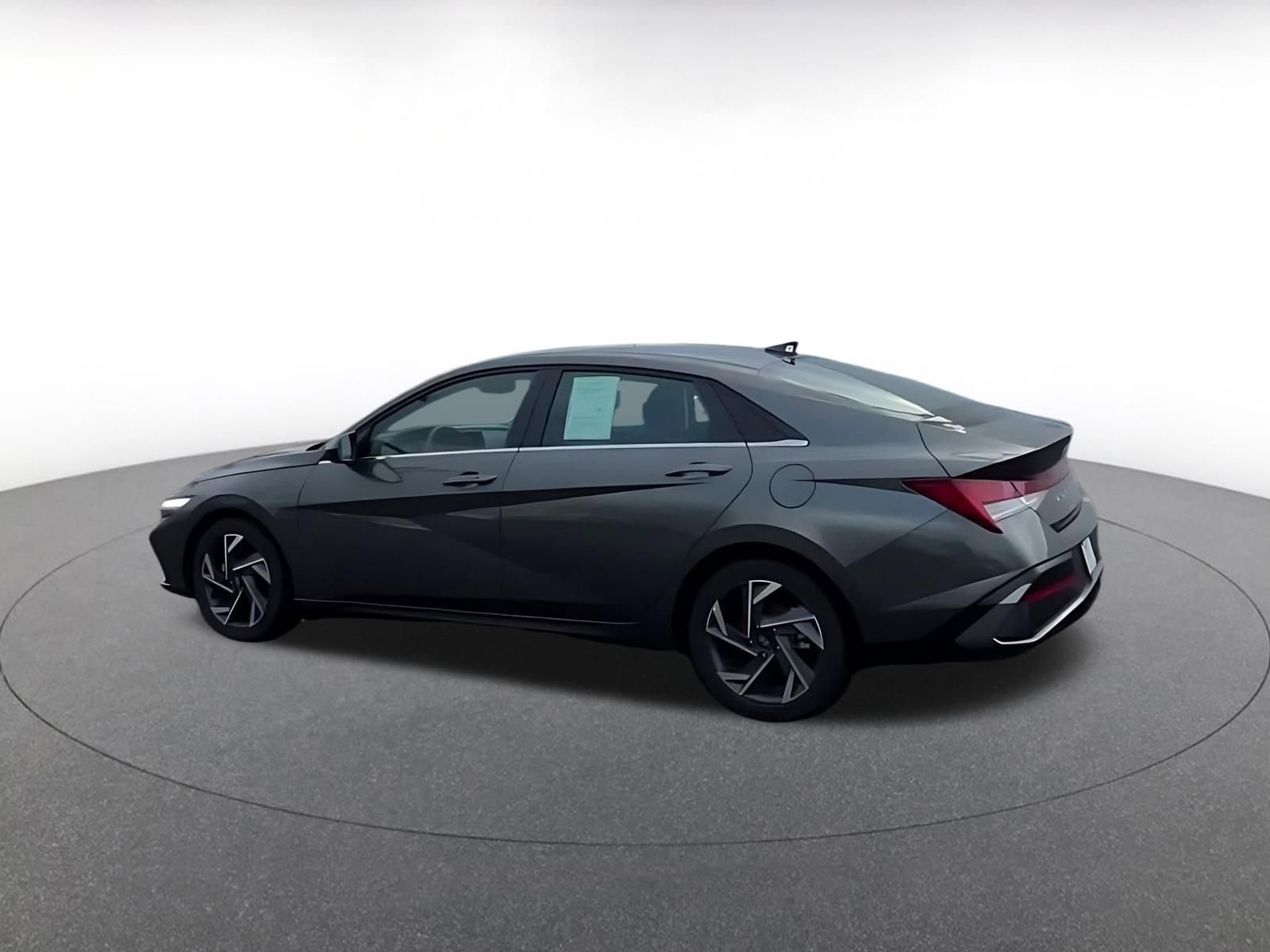 Thumbnail: 2025 Hyundai Elantra - 10