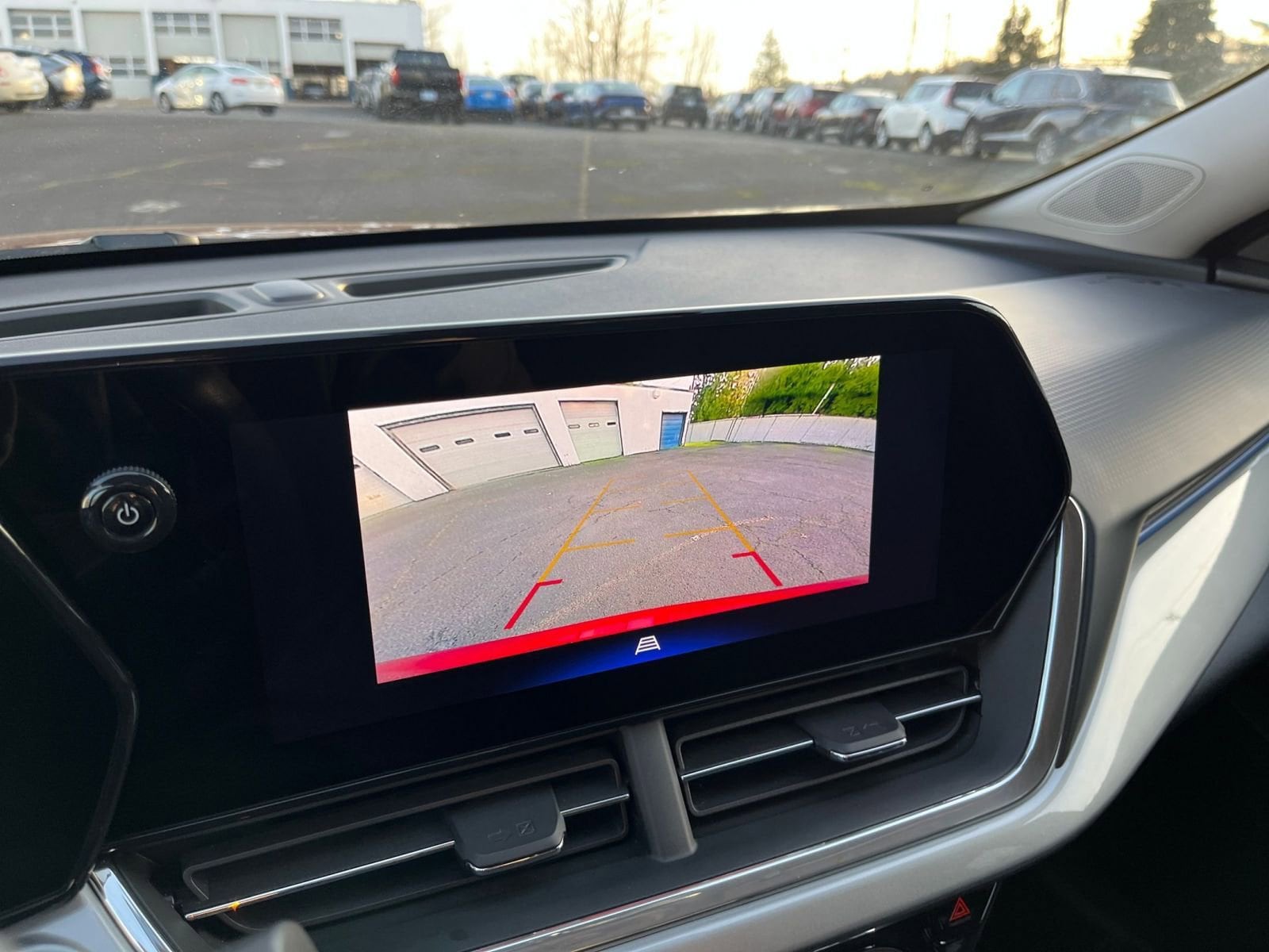 Thumbnail: 2025 Chevrolet Trax - 17