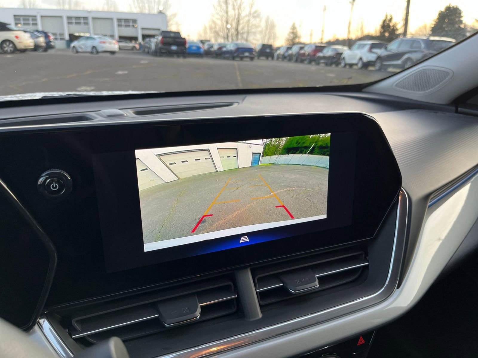 Thumbnail: 2025 Chevrolet Trax - 17