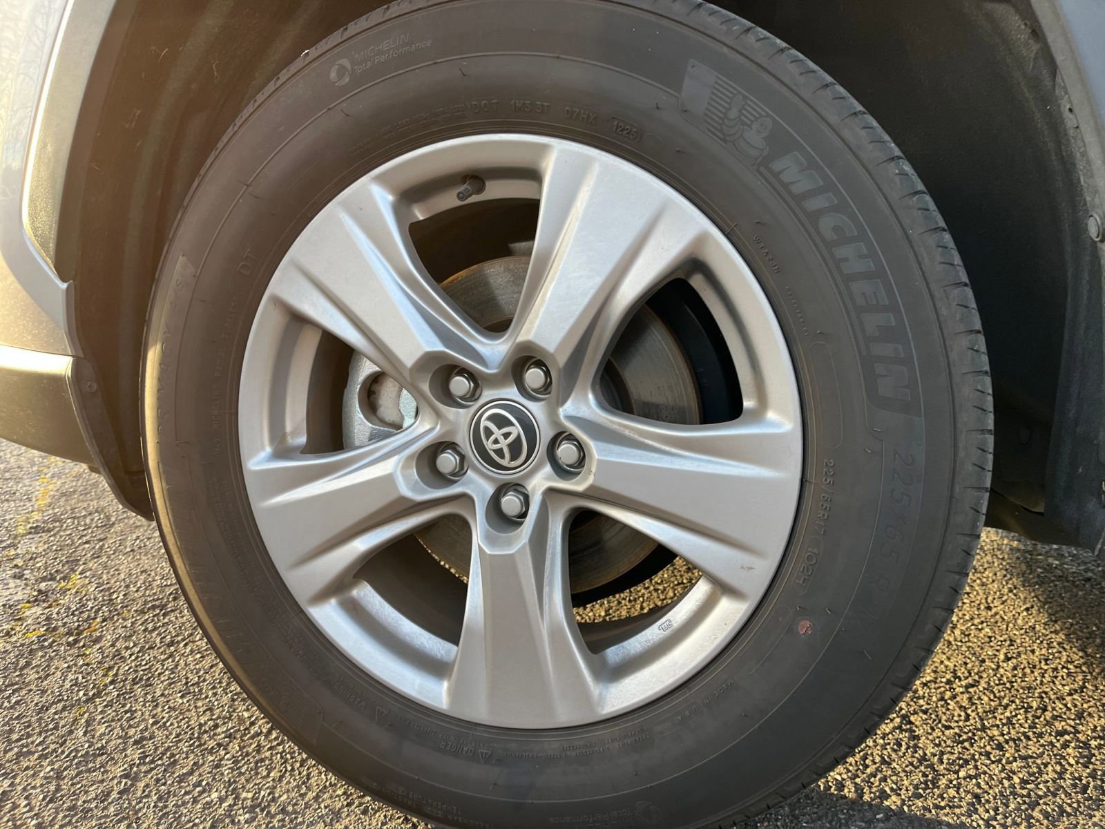 Thumbnail: 2025 Toyota RAV4 - 31