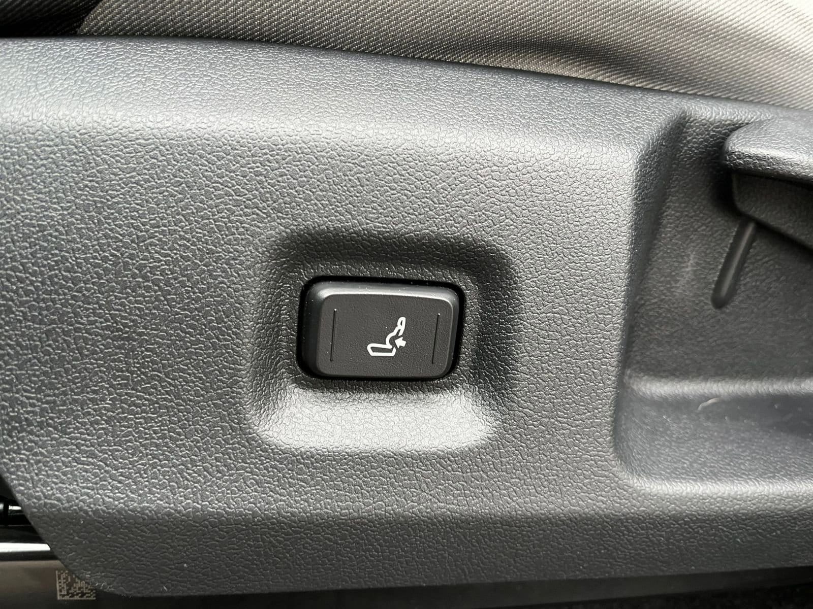 Thumbnail: 2025 Toyota Tacoma - 25