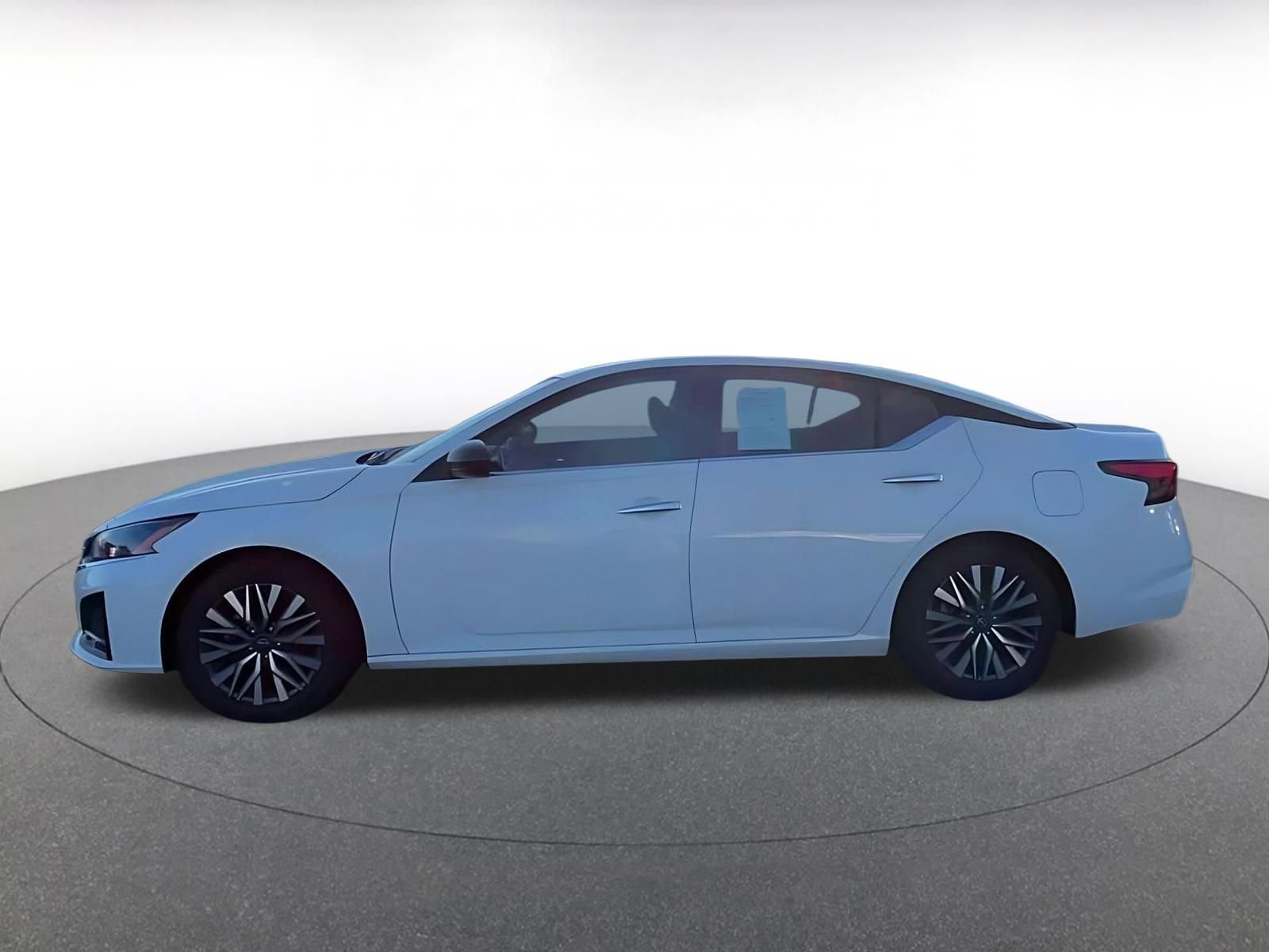 Thumbnail: 2025 Nissan Altima - 10