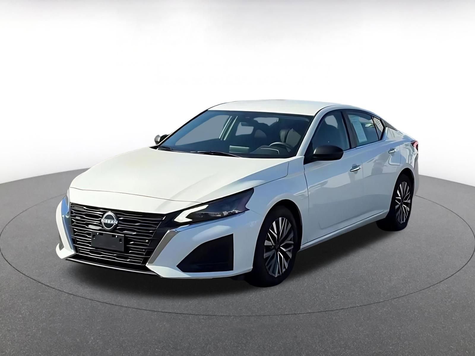 Thumbnail: 2025 Nissan Altima - 7