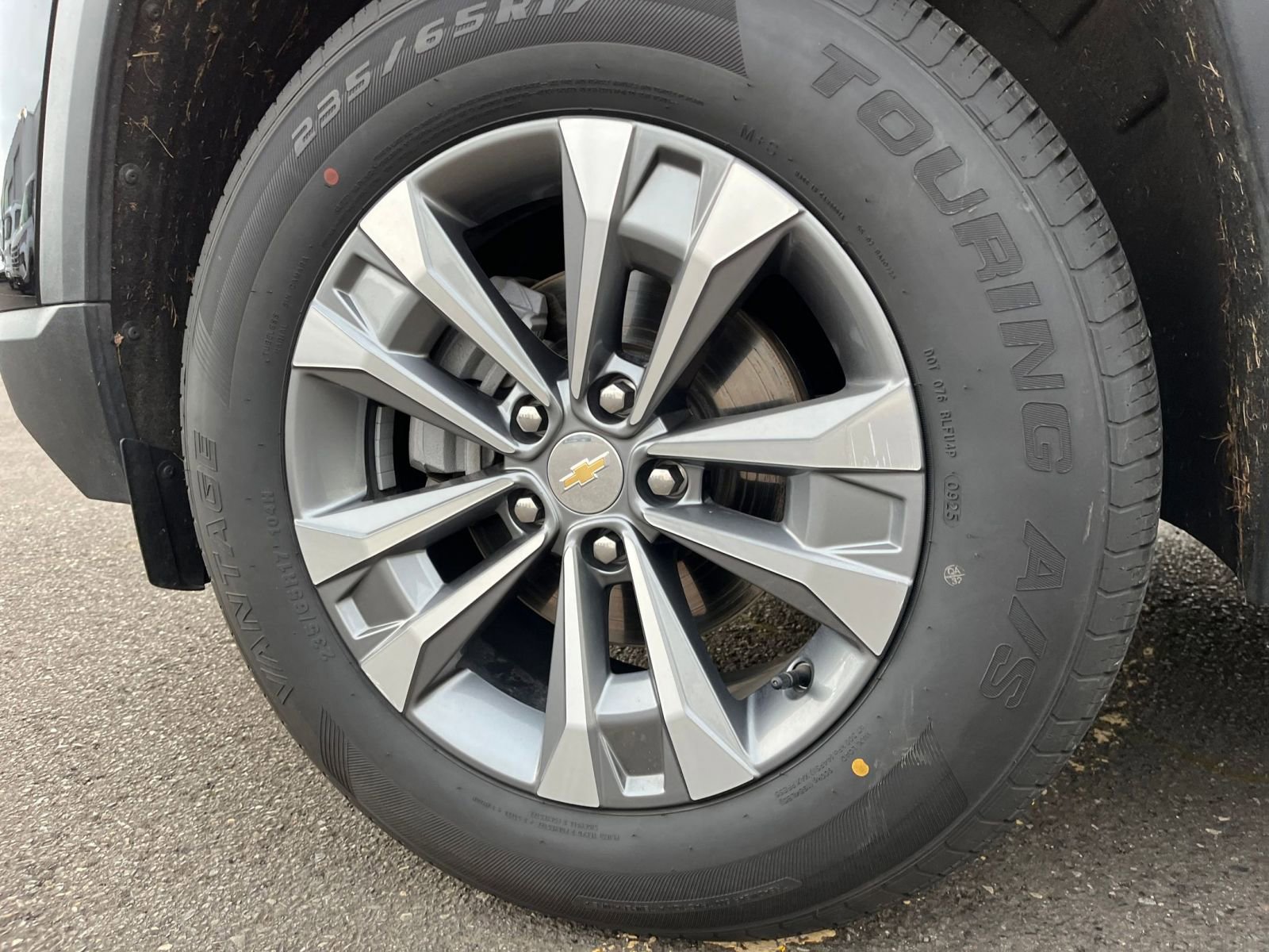 Thumbnail: 2025 Chevrolet Equinox - 30