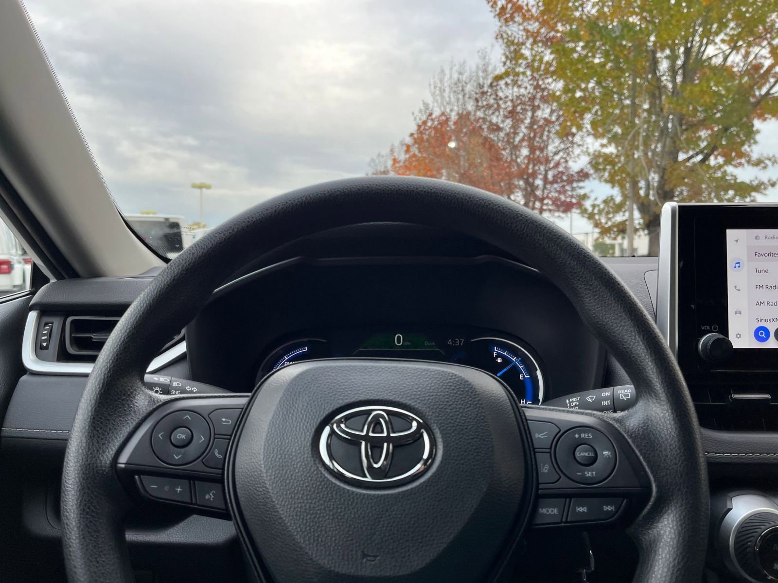 Thumbnail: 2025 Toyota RAV4 - 29