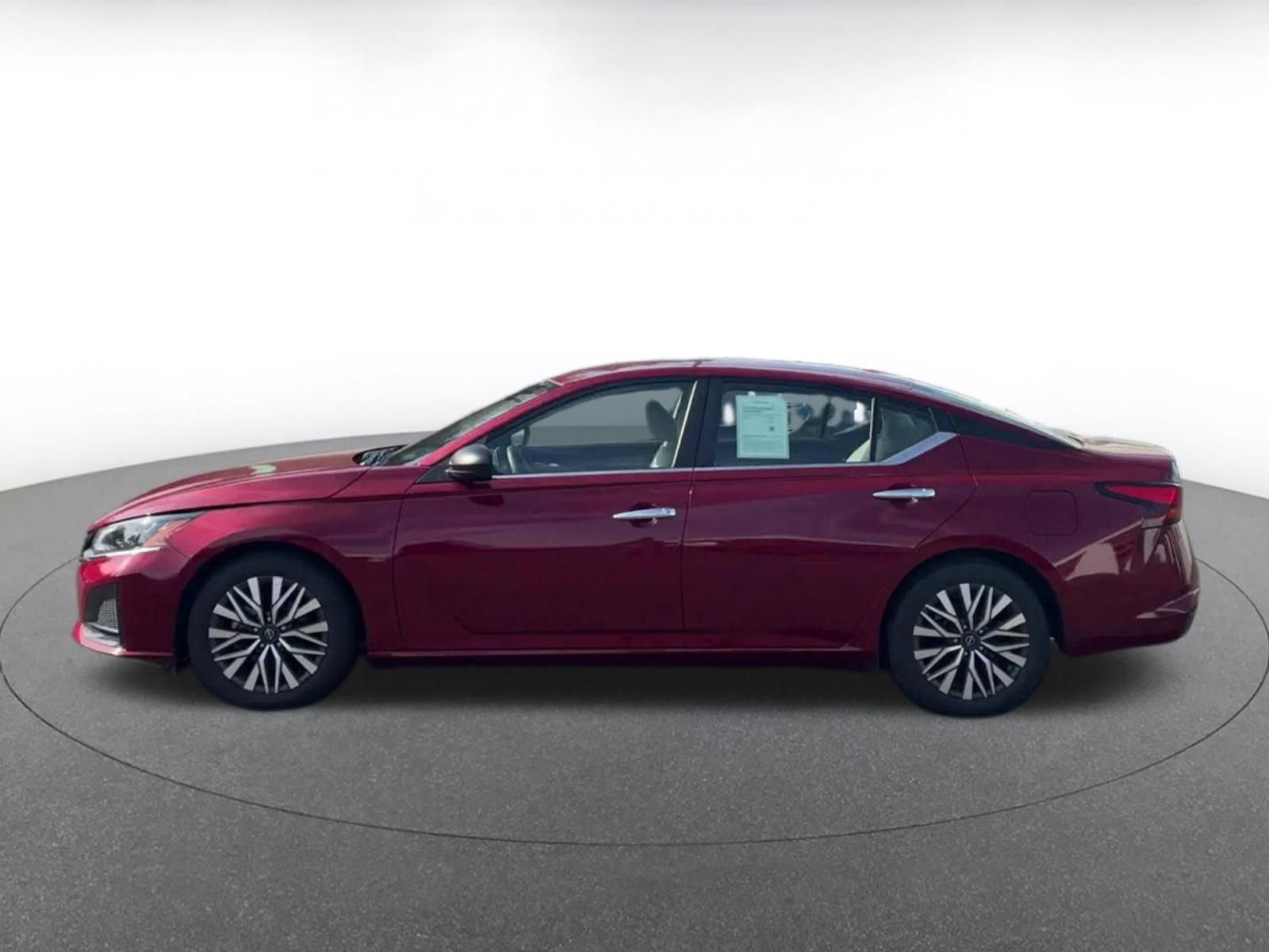 Thumbnail: 2025 Nissan Altima - 9