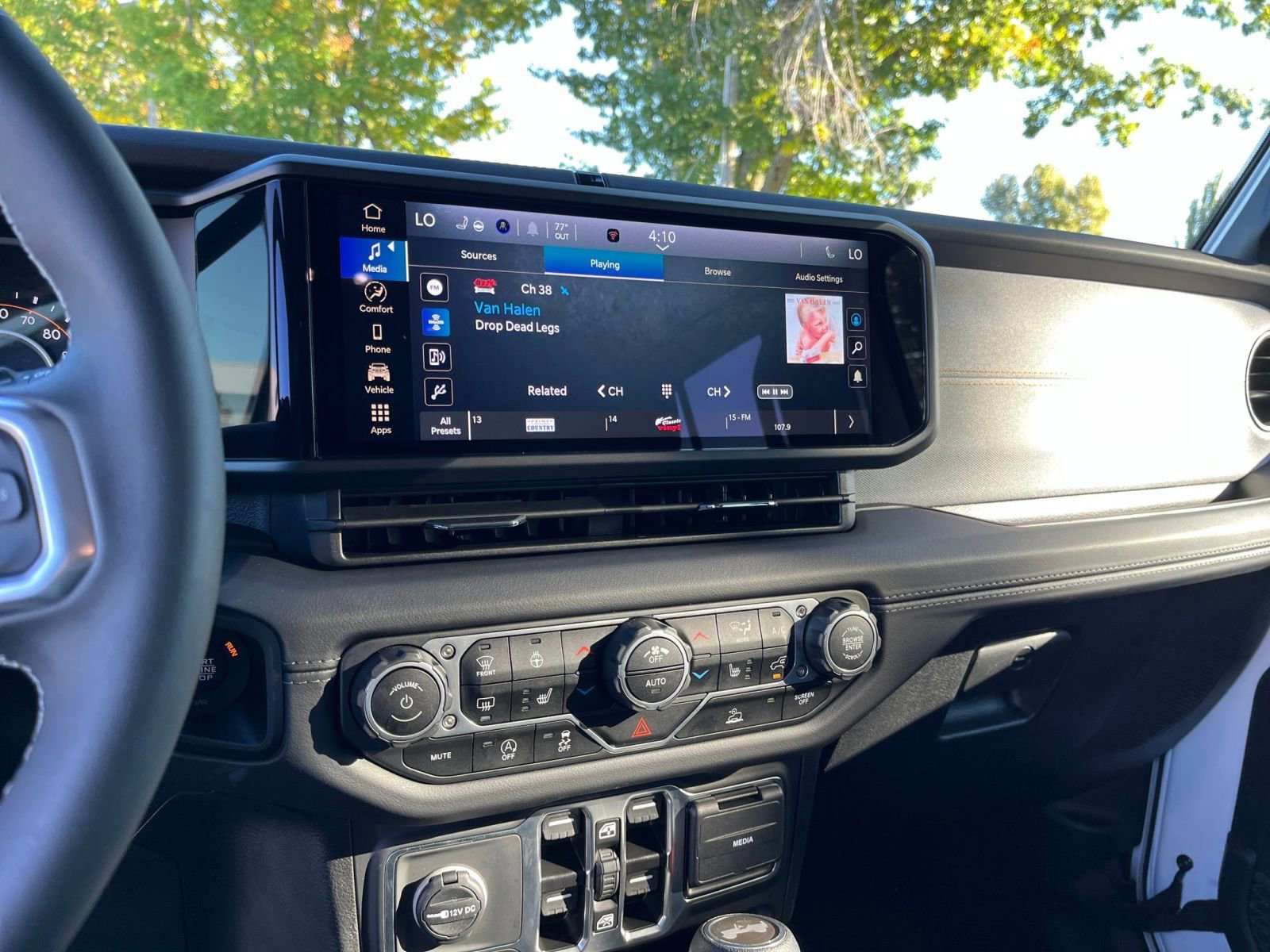 Thumbnail: 2025 Jeep Wrangler - 21