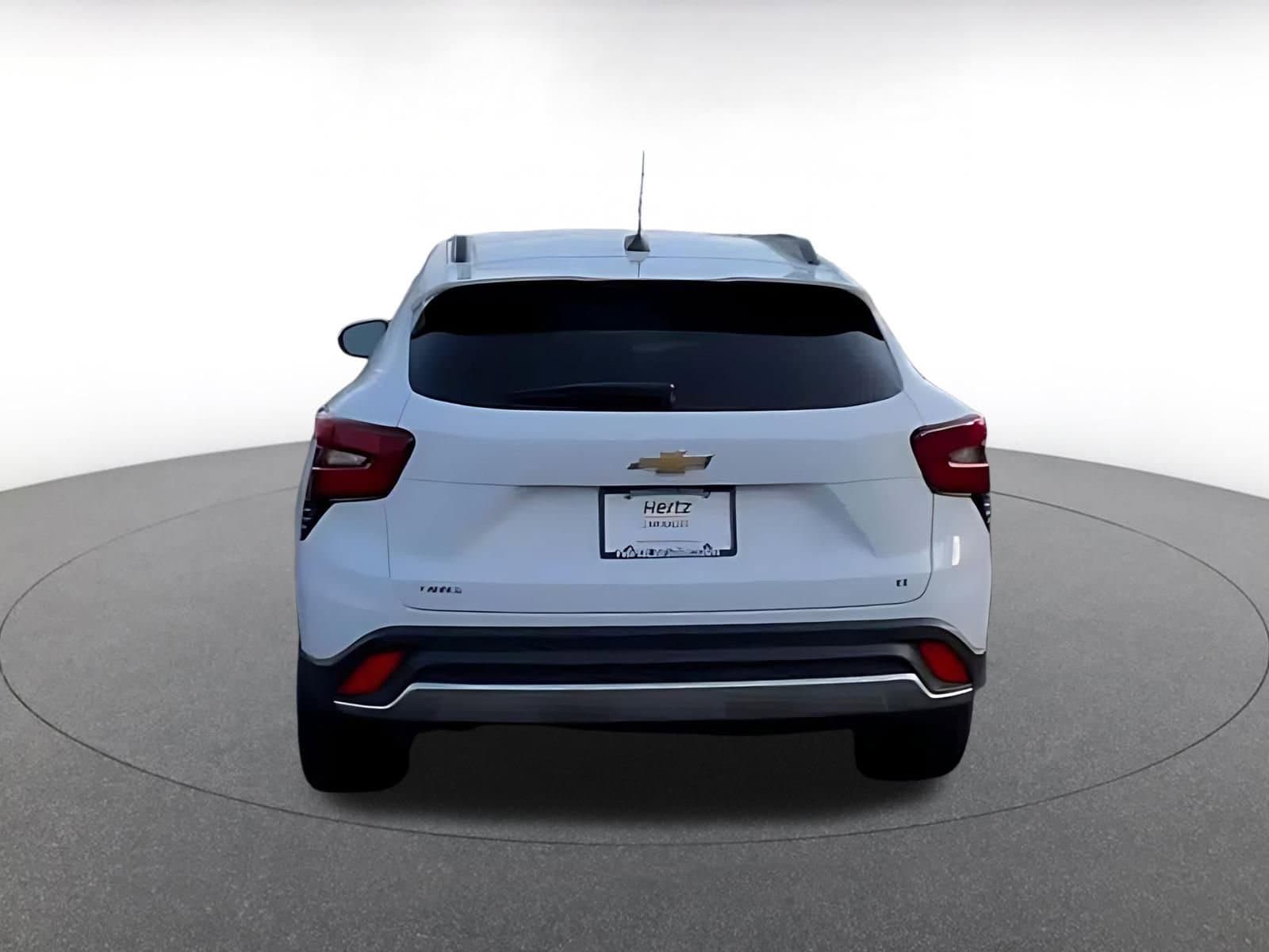 Thumbnail: 2025 Chevrolet Trax - 9