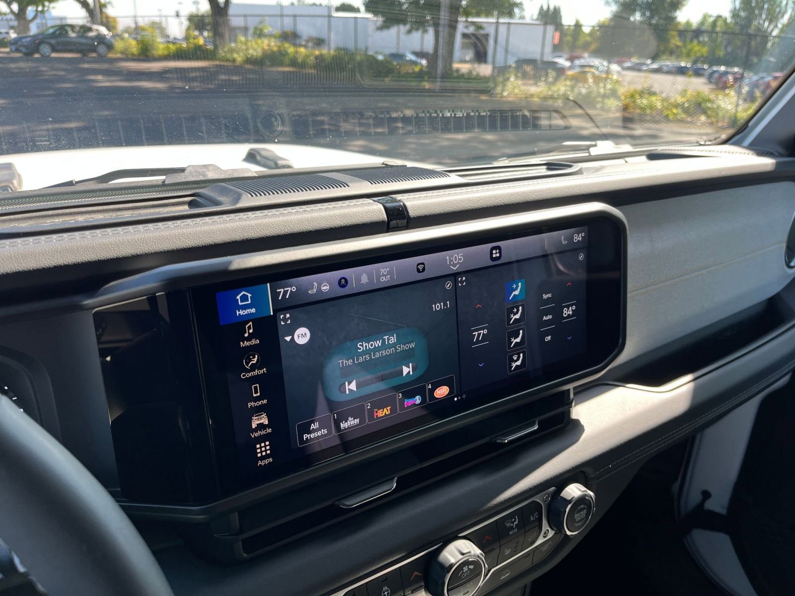 Thumbnail: 2025 Jeep Wrangler - 18