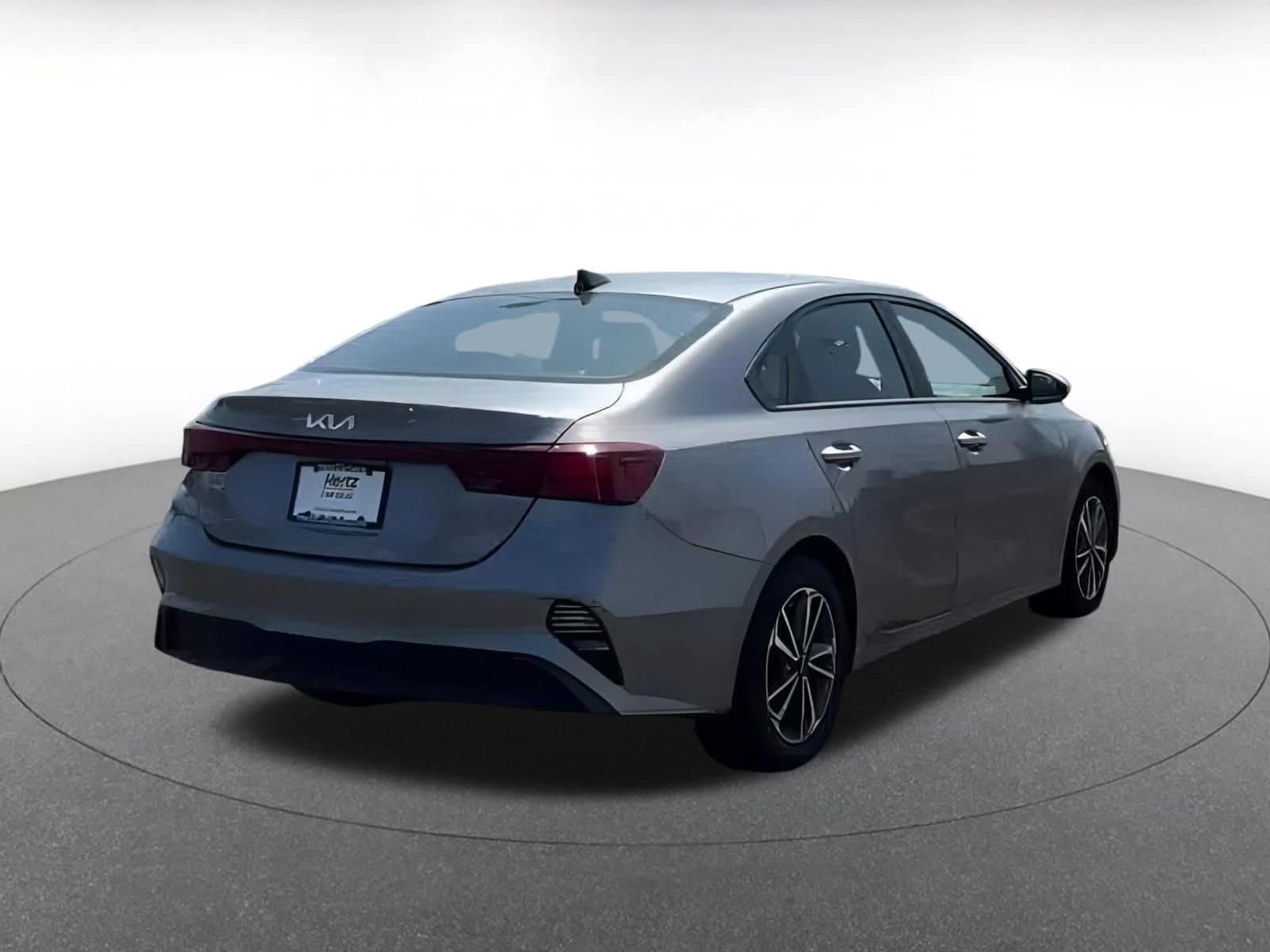 Thumbnail: 2023 Kia Forte - 8