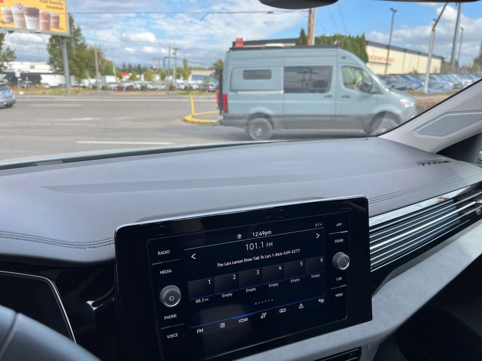 Thumbnail: 2025 Volkswagen Jetta - 18