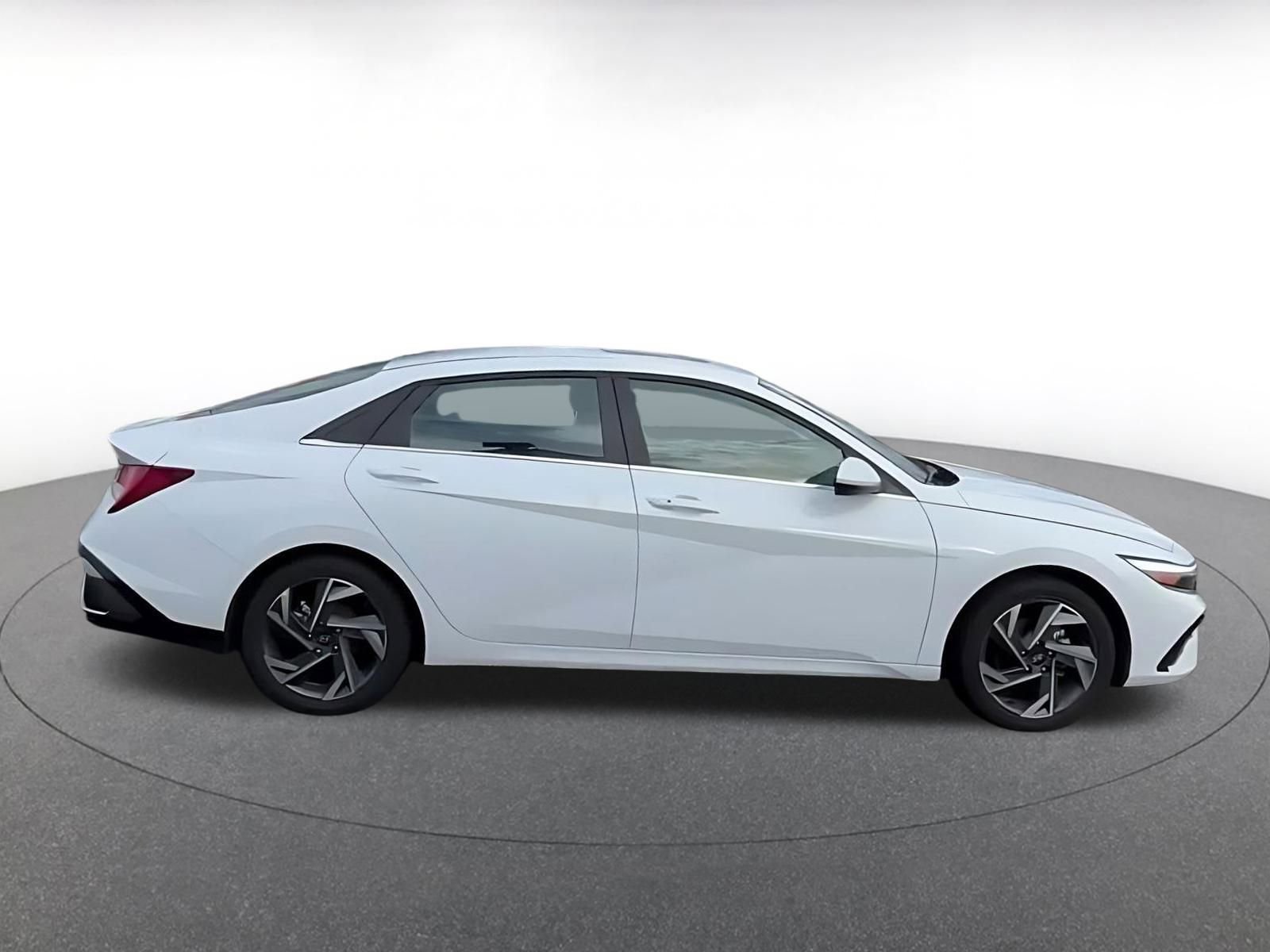 Thumbnail: 2025 Hyundai Elantra - 9