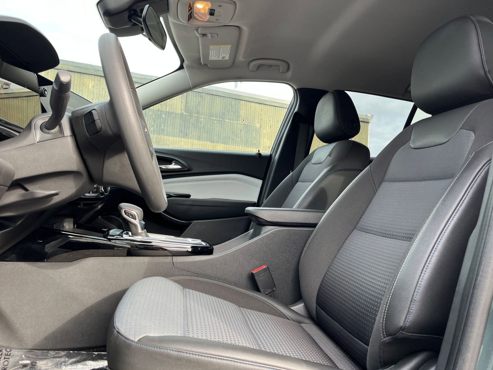 Thumbnail: 2025 Chevrolet Trax - 25