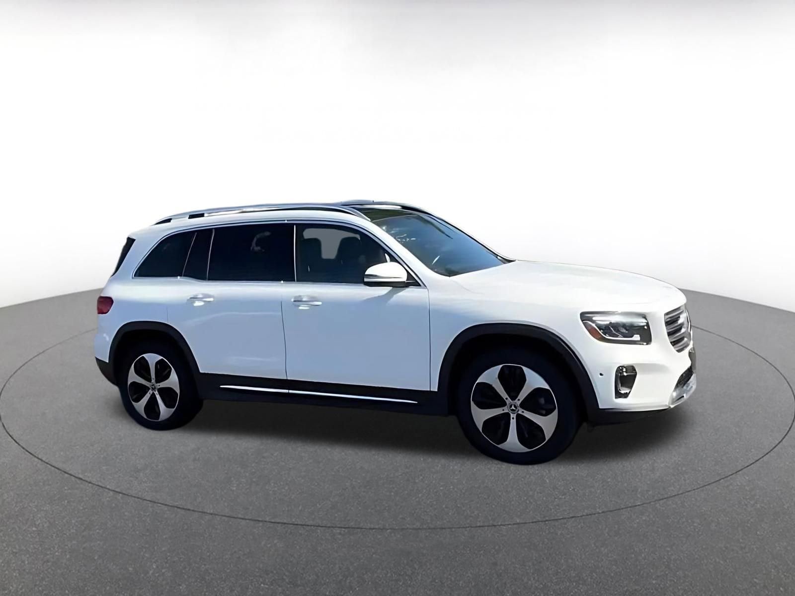 Thumbnail: 2025 Mercedes-Benz GLB - 2