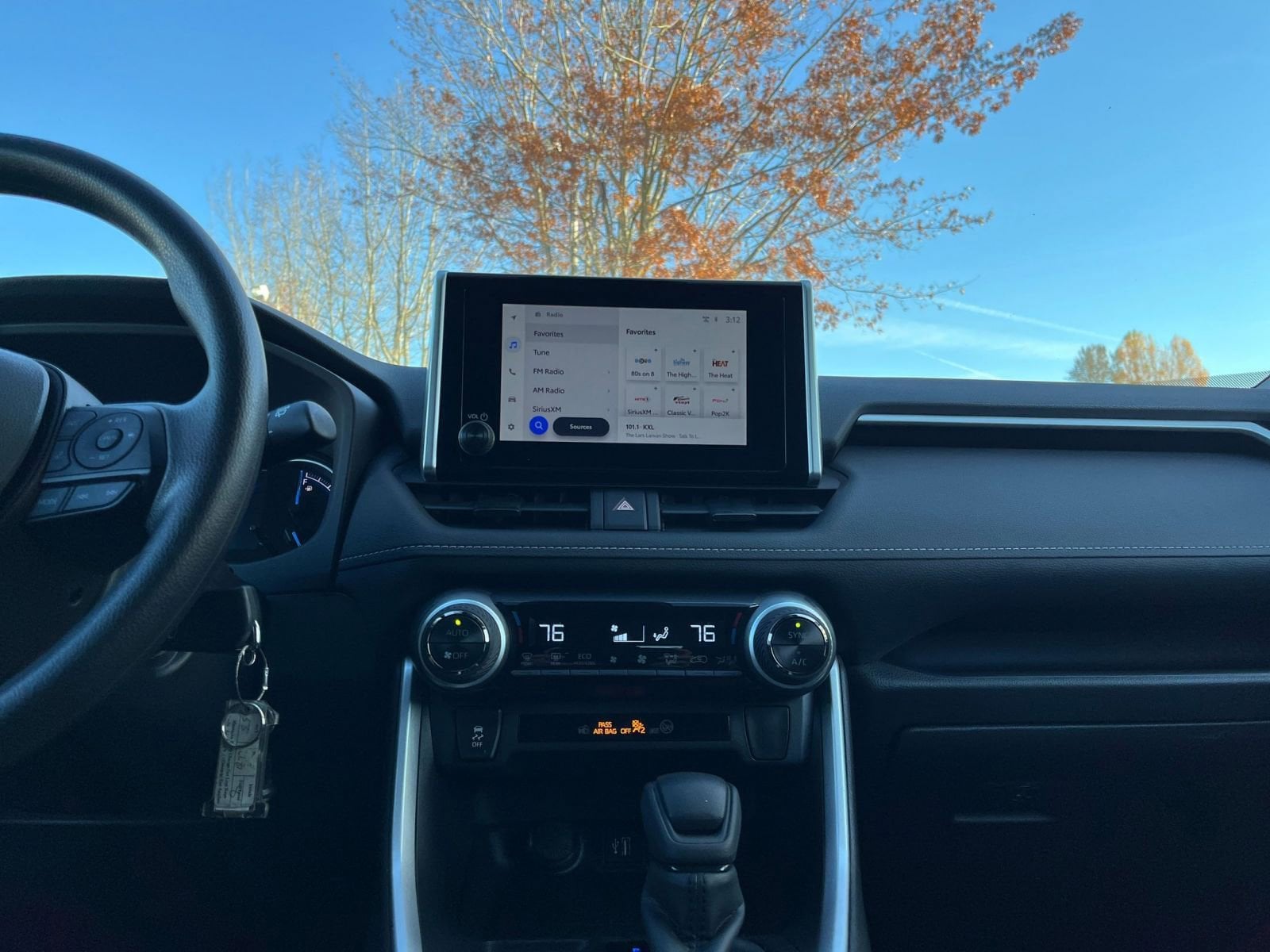 Thumbnail: 2025 Toyota RAV4 - 21