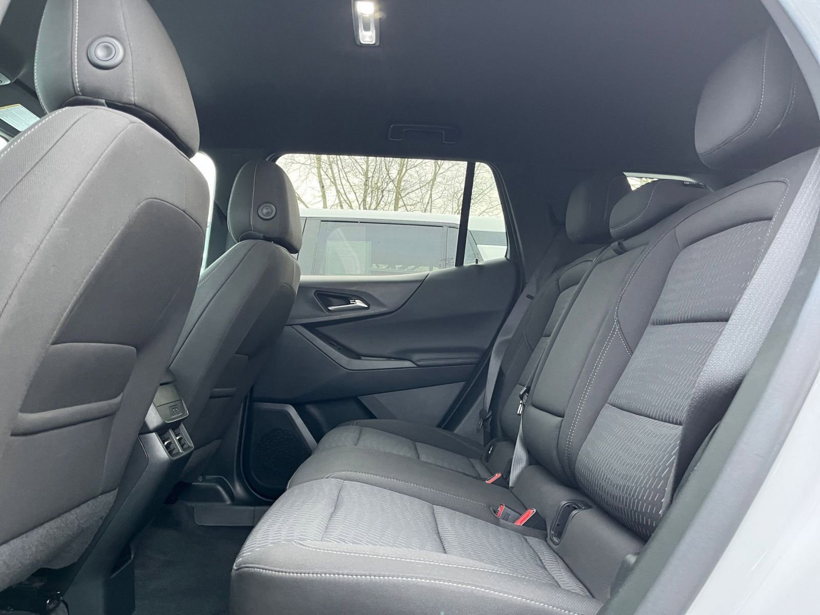 Thumbnail: 2025 Chevrolet Equinox - 25