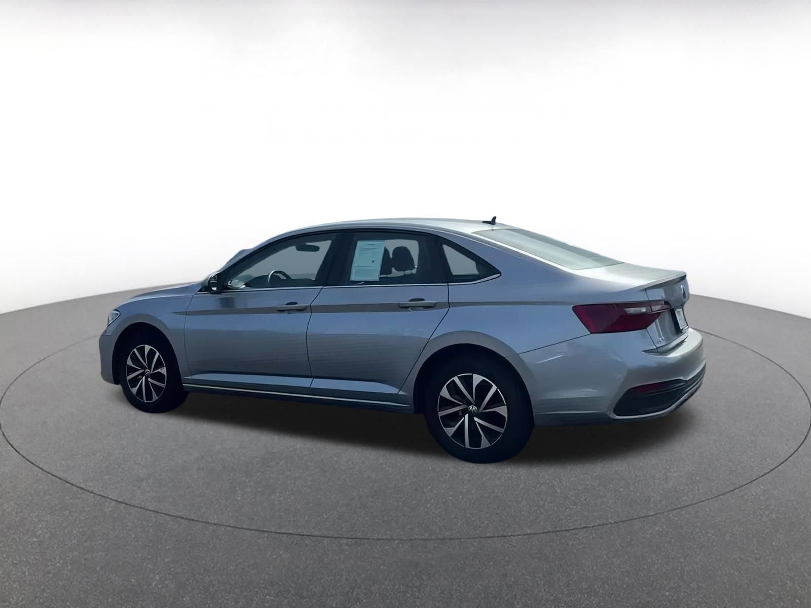 Thumbnail: 2024 Volkswagen Jetta - 5