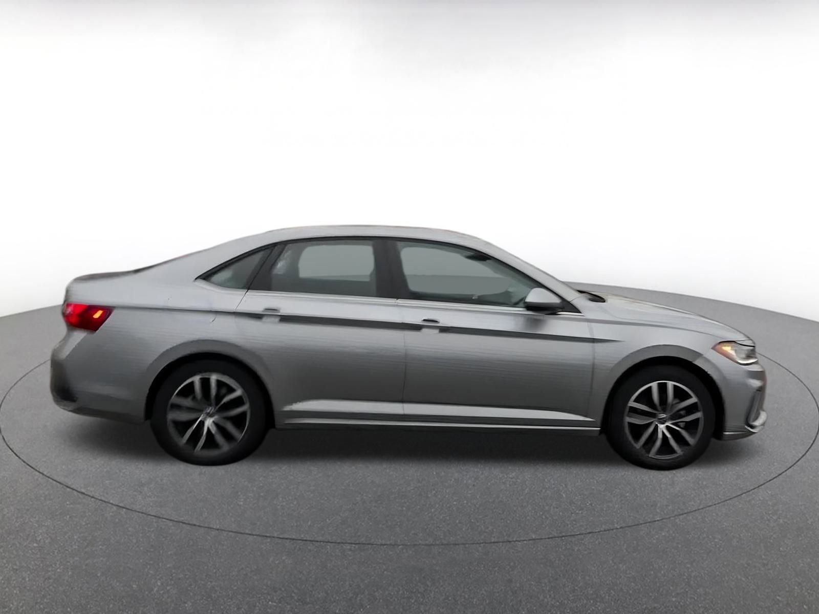 Thumbnail: 2025 Volkswagen Jetta - 10