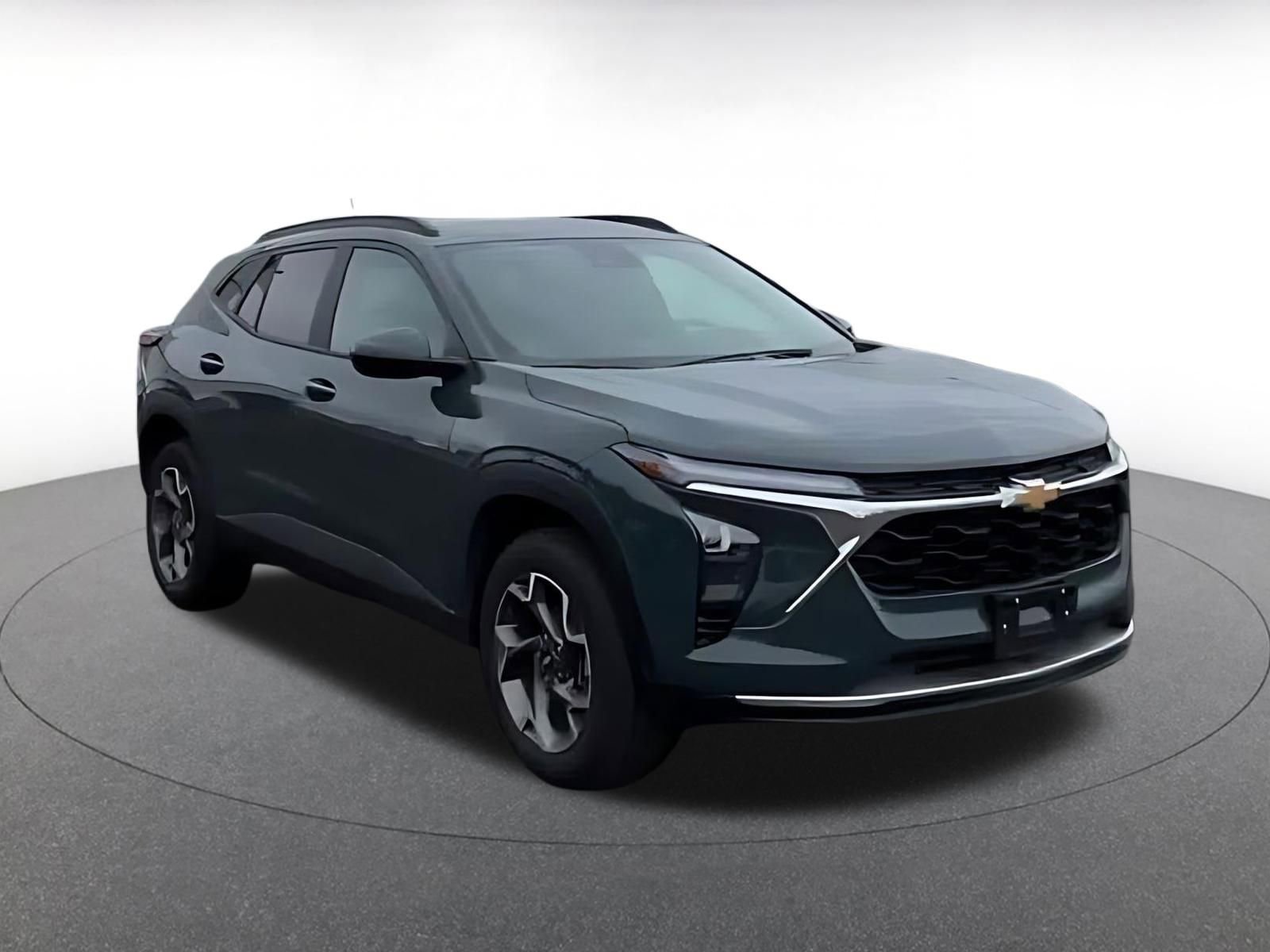 Thumbnail: 2025 Chevrolet Trax - 3