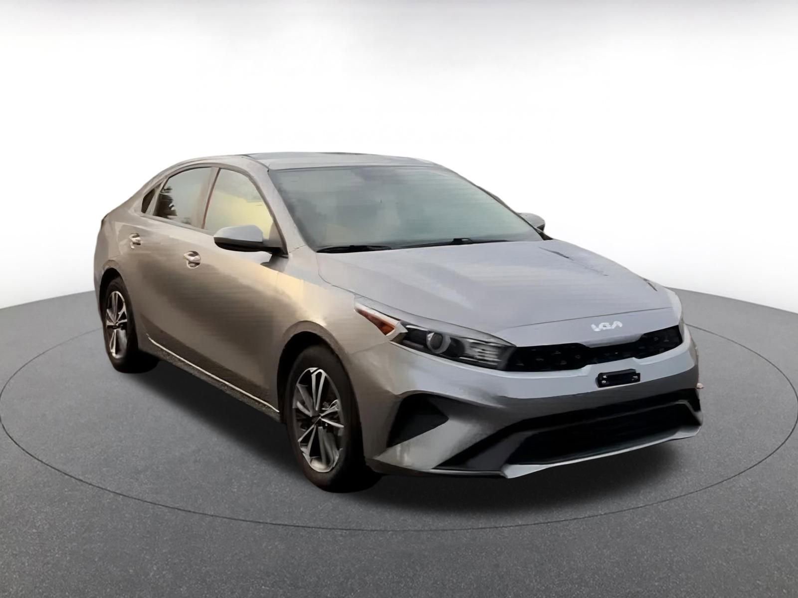 Thumbnail: 2024 Kia Forte - 3