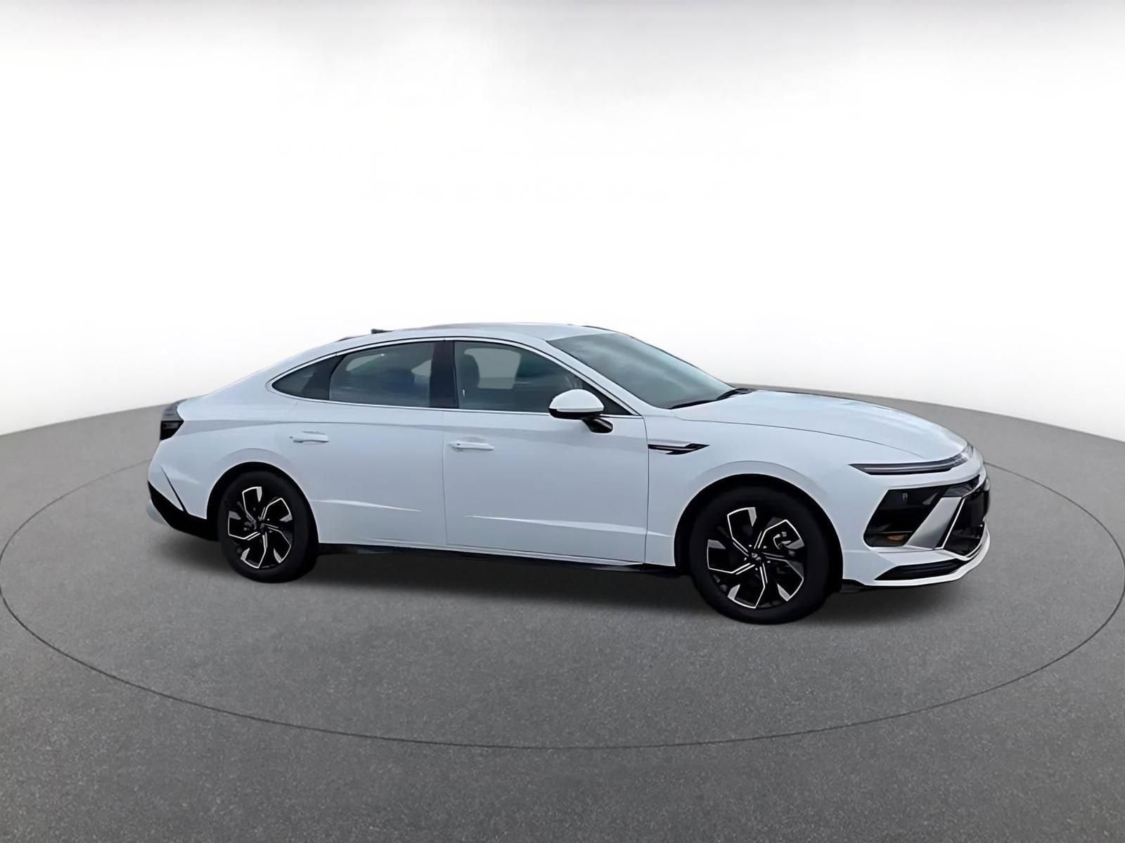 Thumbnail: 2025 Hyundai Sonata - 2