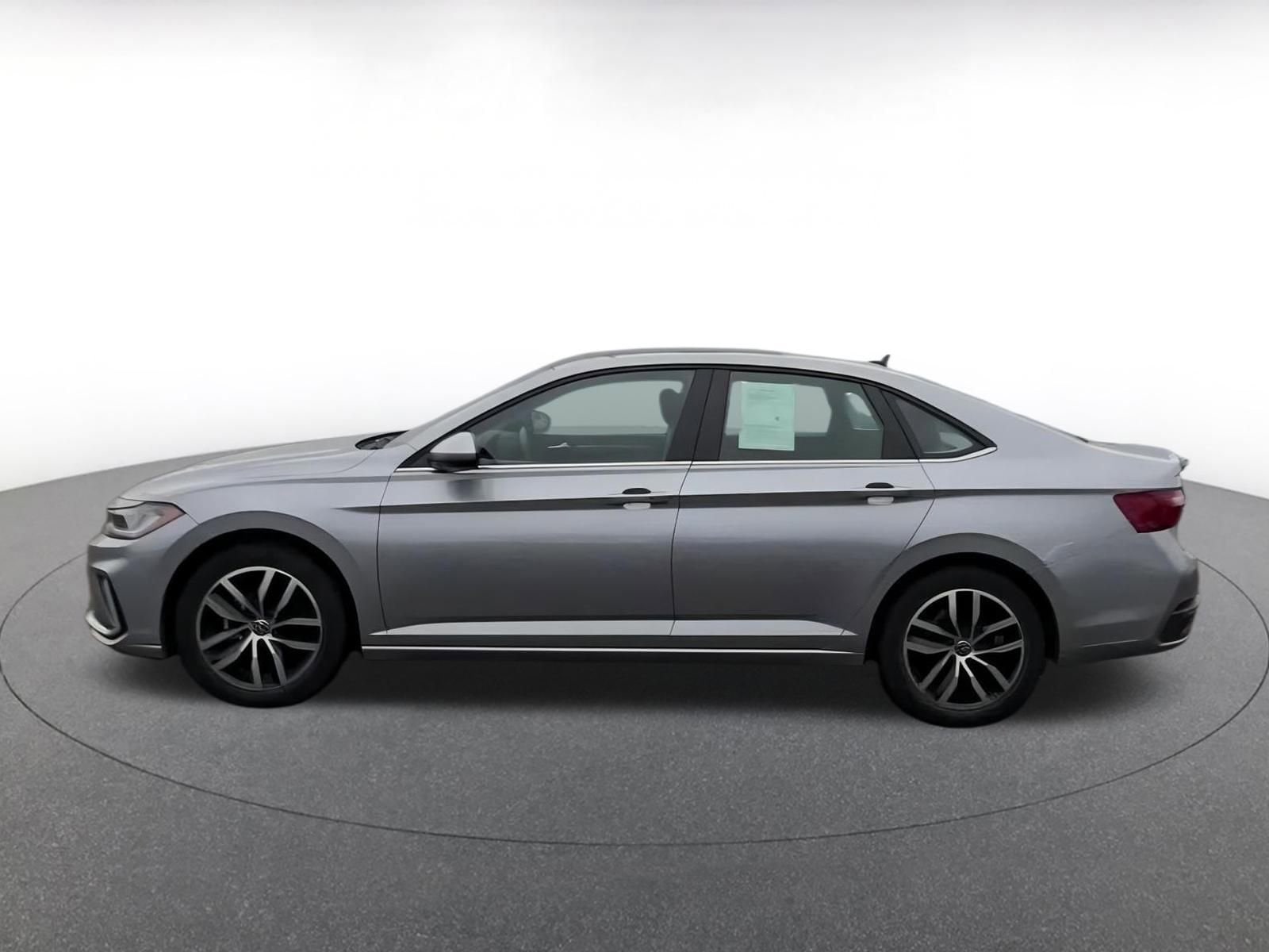 Thumbnail: 2025 Volkswagen Jetta - 12