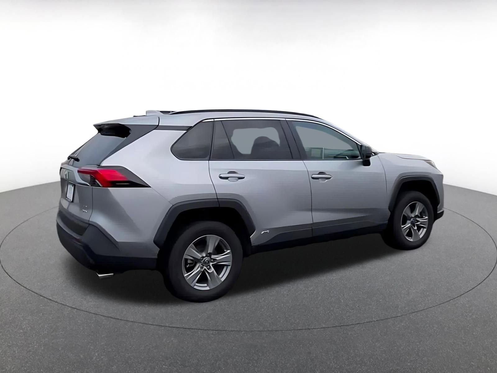 Thumbnail: 2025 Toyota RAV4 - 15