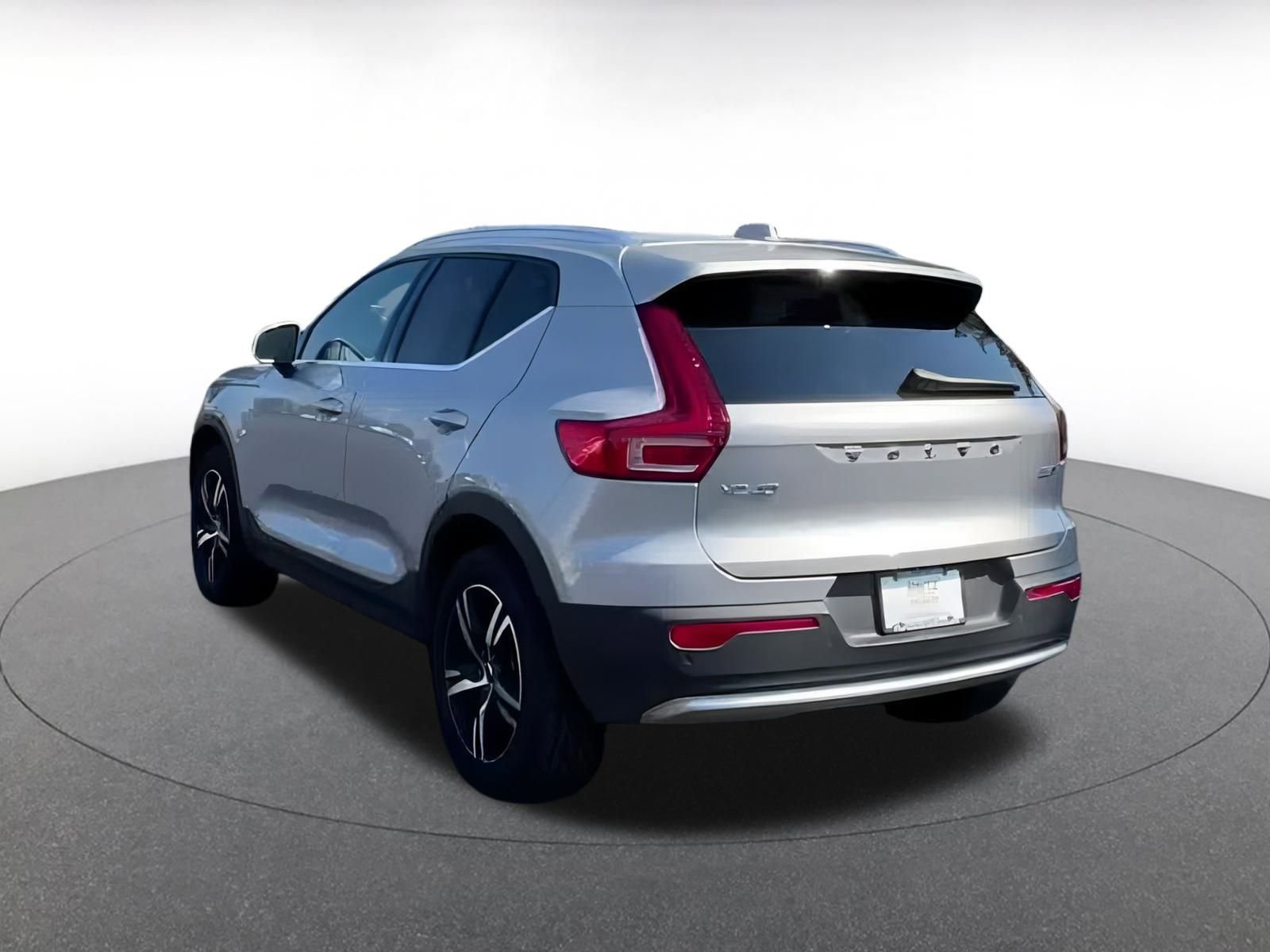 Thumbnail: 2024 Volvo XC40 - 11