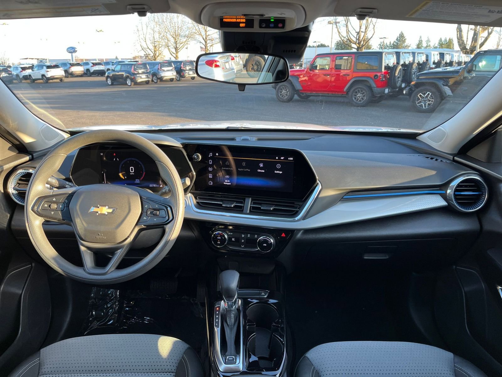 Thumbnail: 2025 Chevrolet Trax - 31