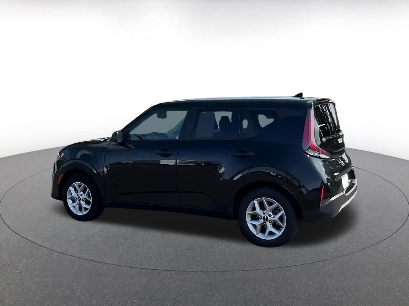 2024 Kia Soul LX 13