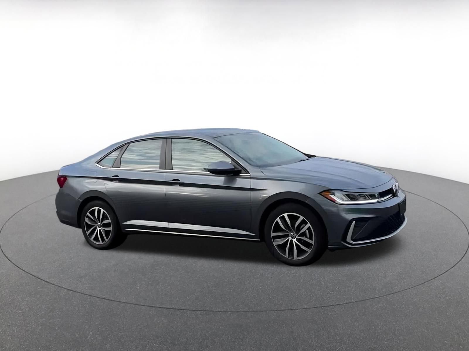 Thumbnail: 2025 Volkswagen Jetta - 2