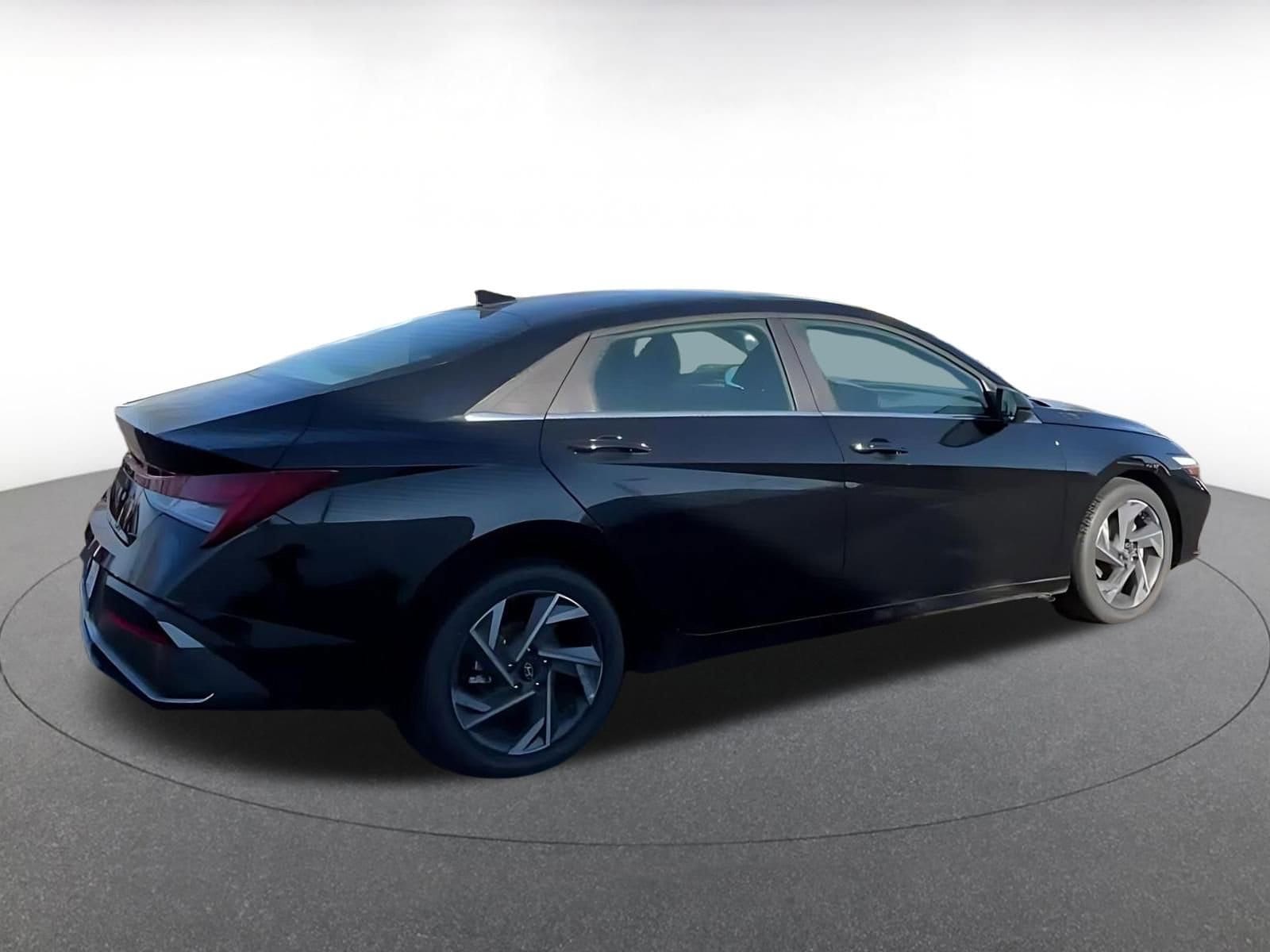 Thumbnail: 2025 Hyundai Elantra - 9