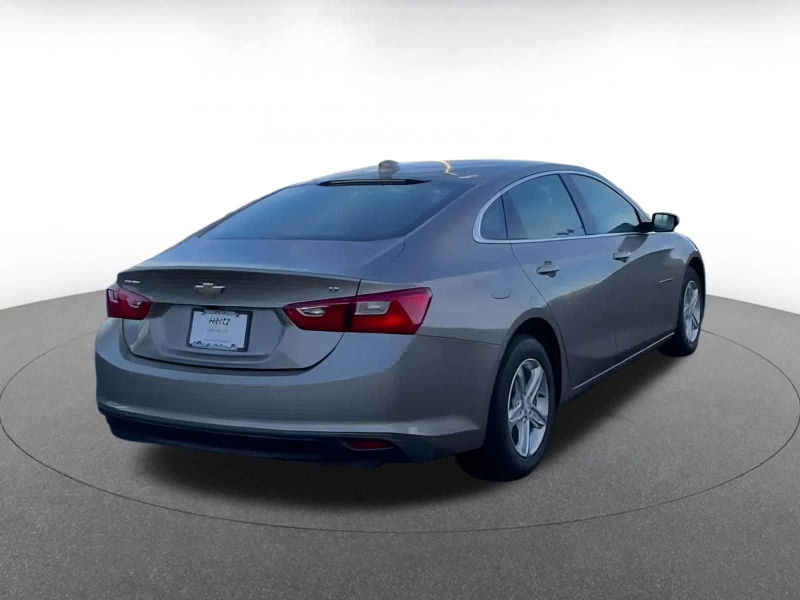 Thumbnail: 2023 Chevrolet Malibu - 7