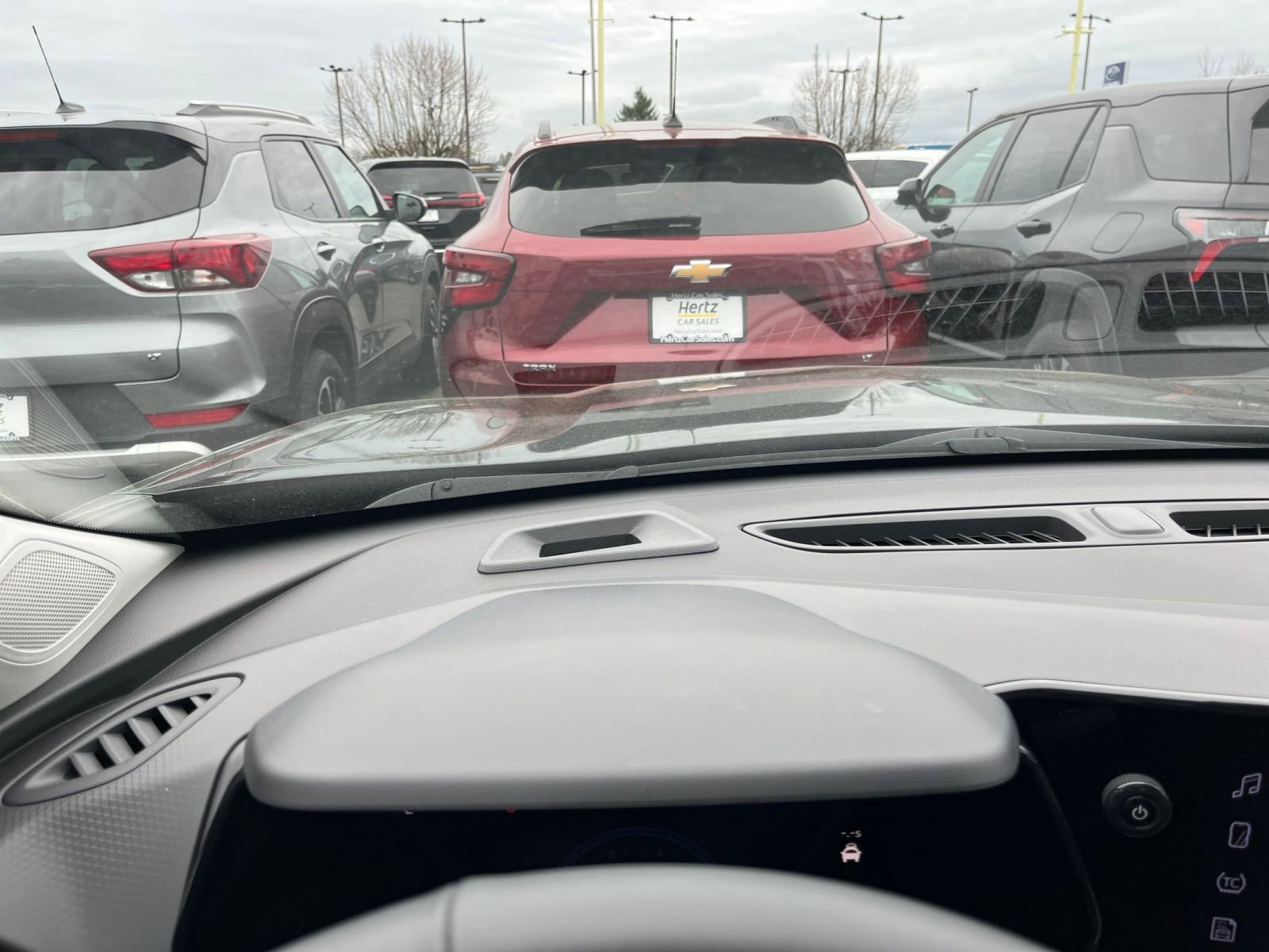 Thumbnail: 2025 Chevrolet Trax - 33