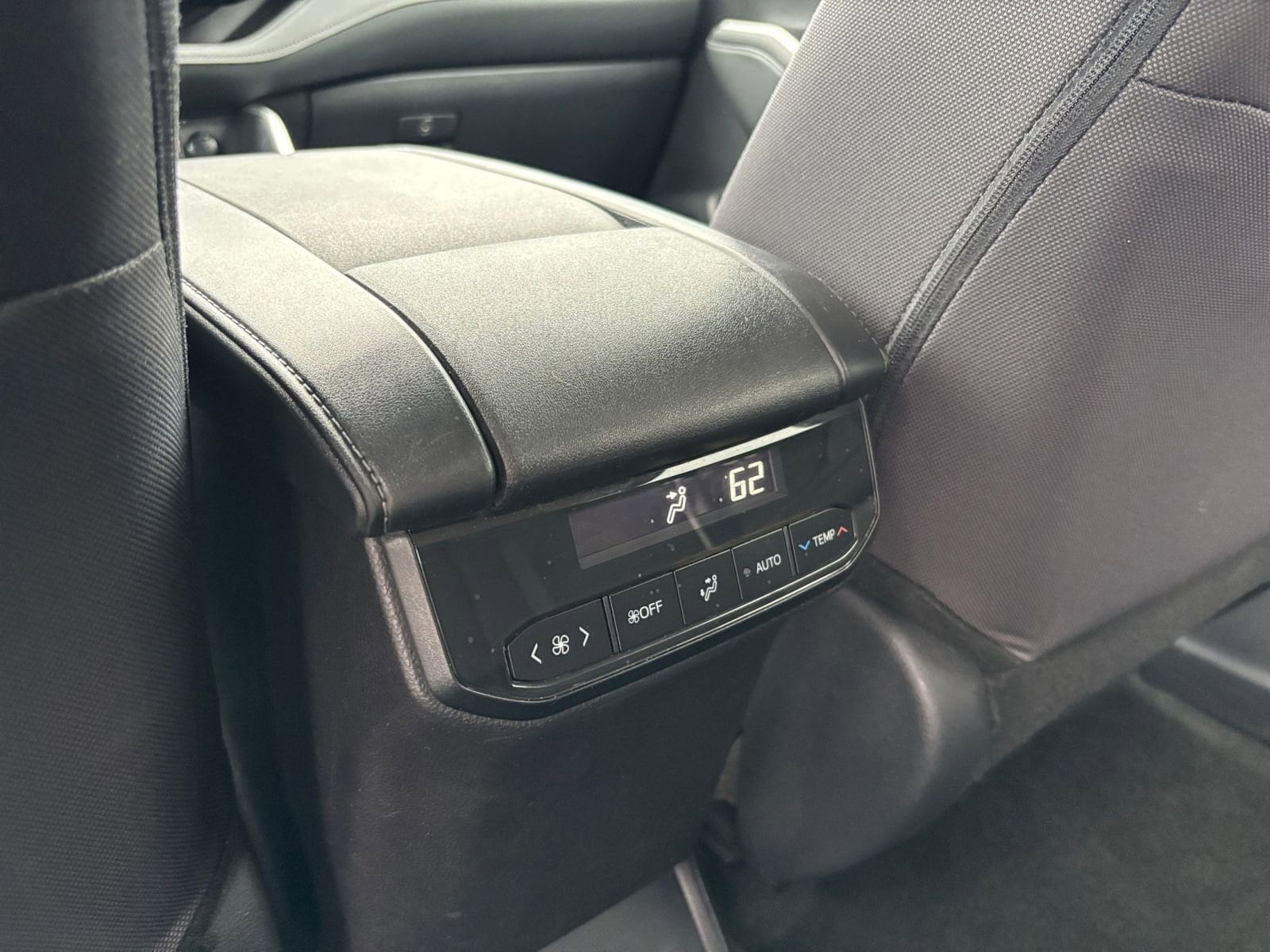 Thumbnail: 2025 Toyota Highlander - 24