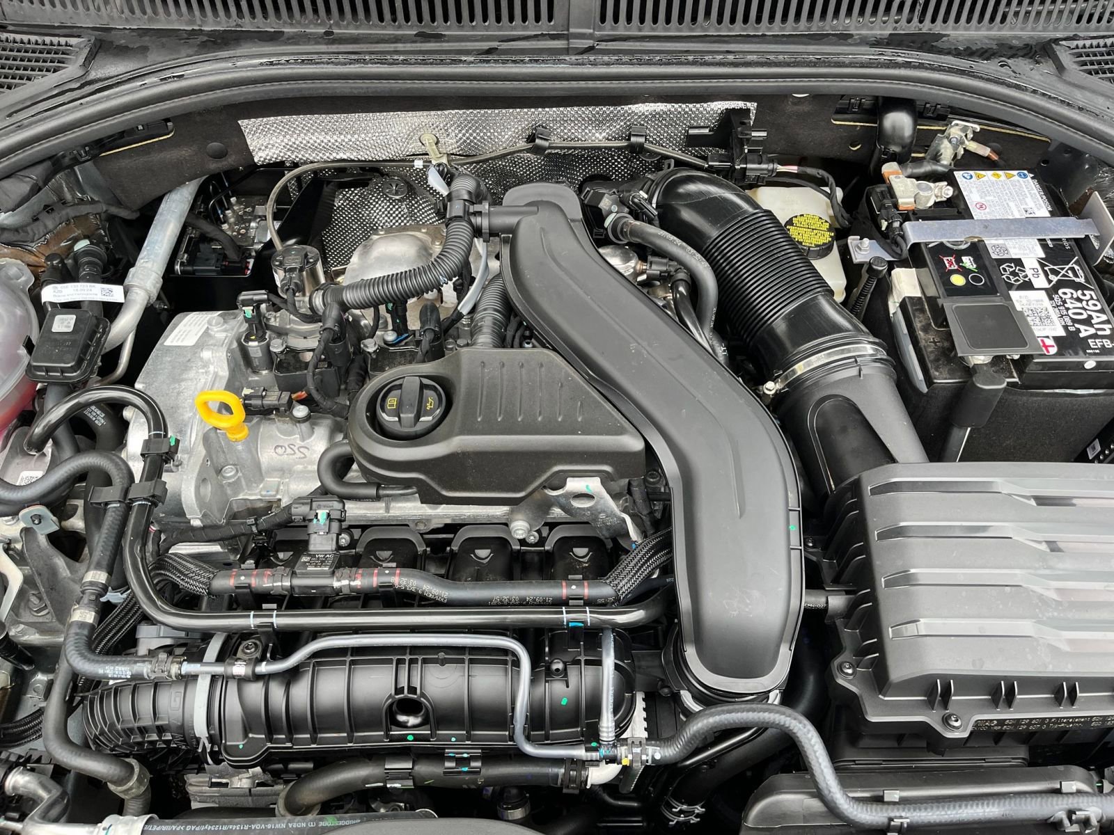 Thumbnail: 2025 Volkswagen Jetta - 32