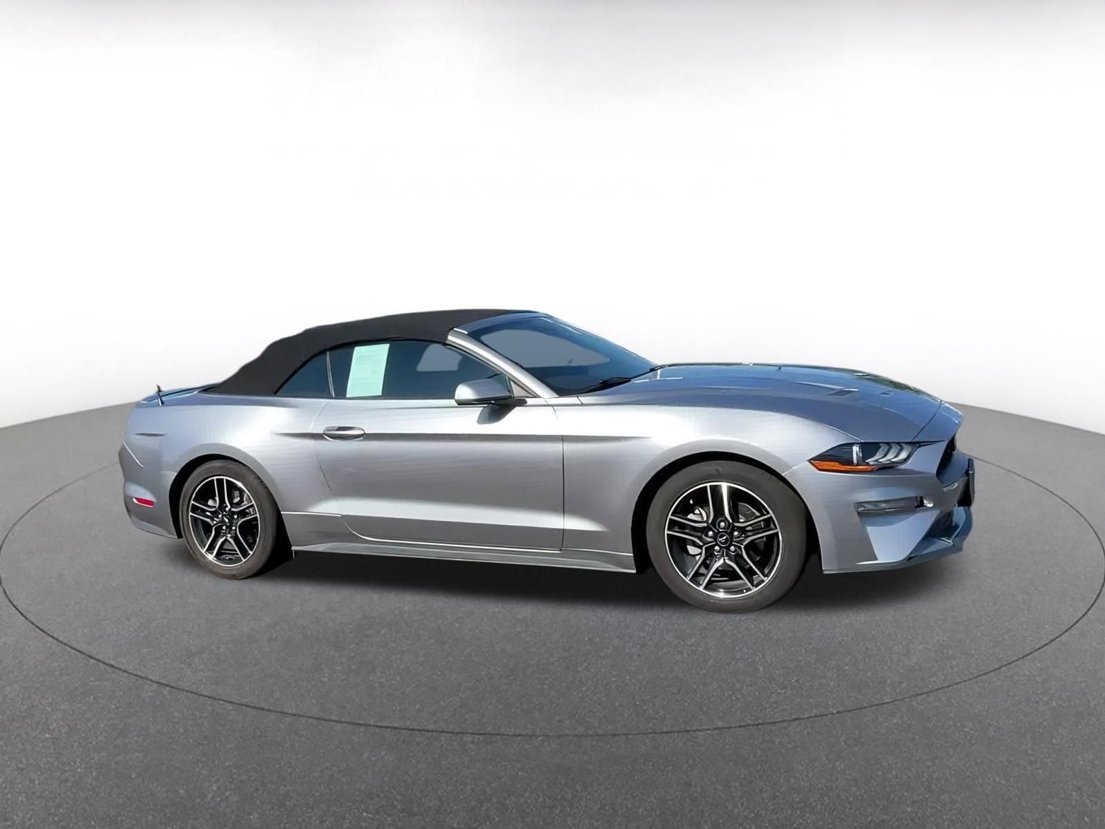2023 Ford Mustang  2