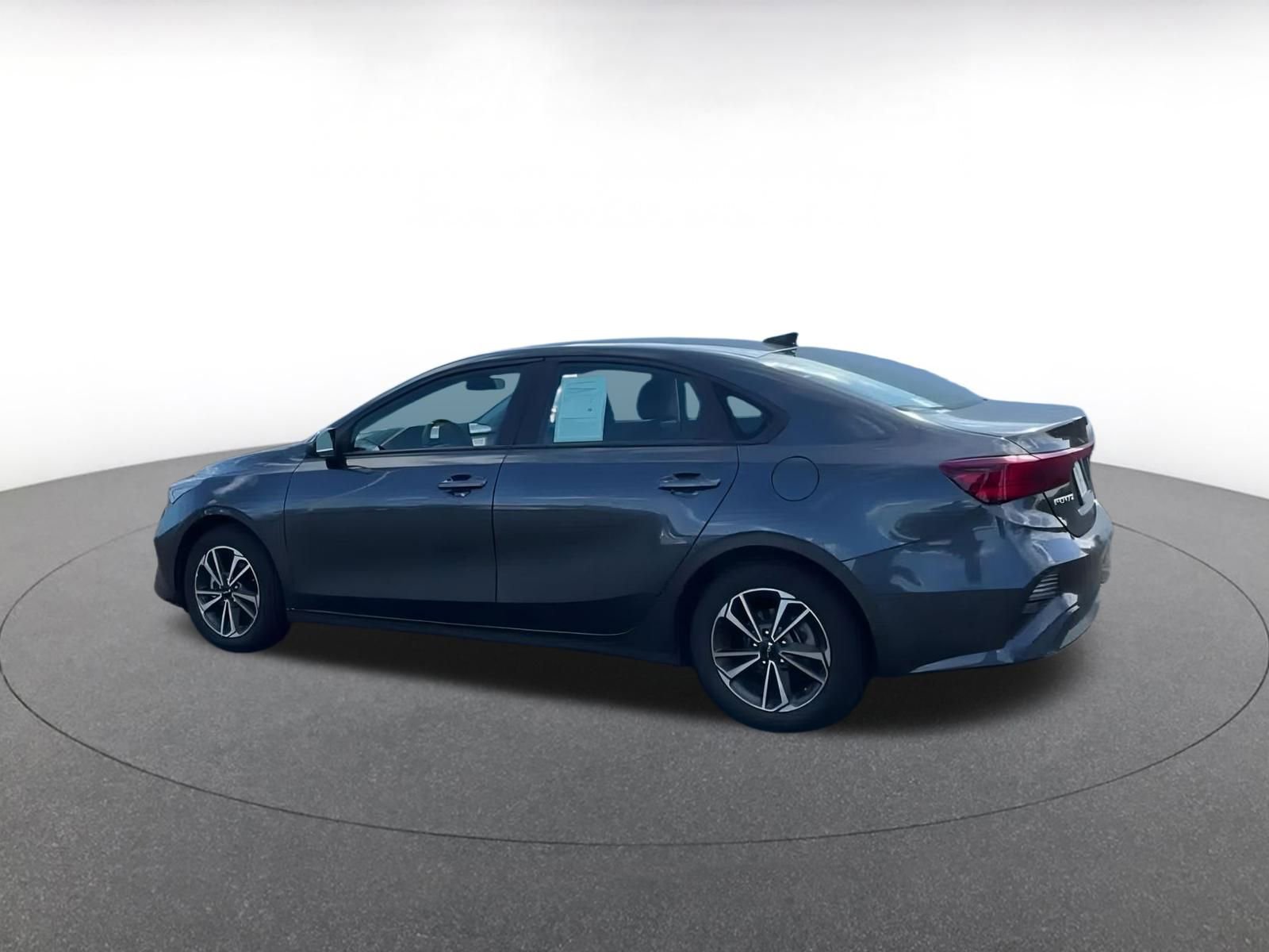 Thumbnail: 2024 Kia Forte - 4