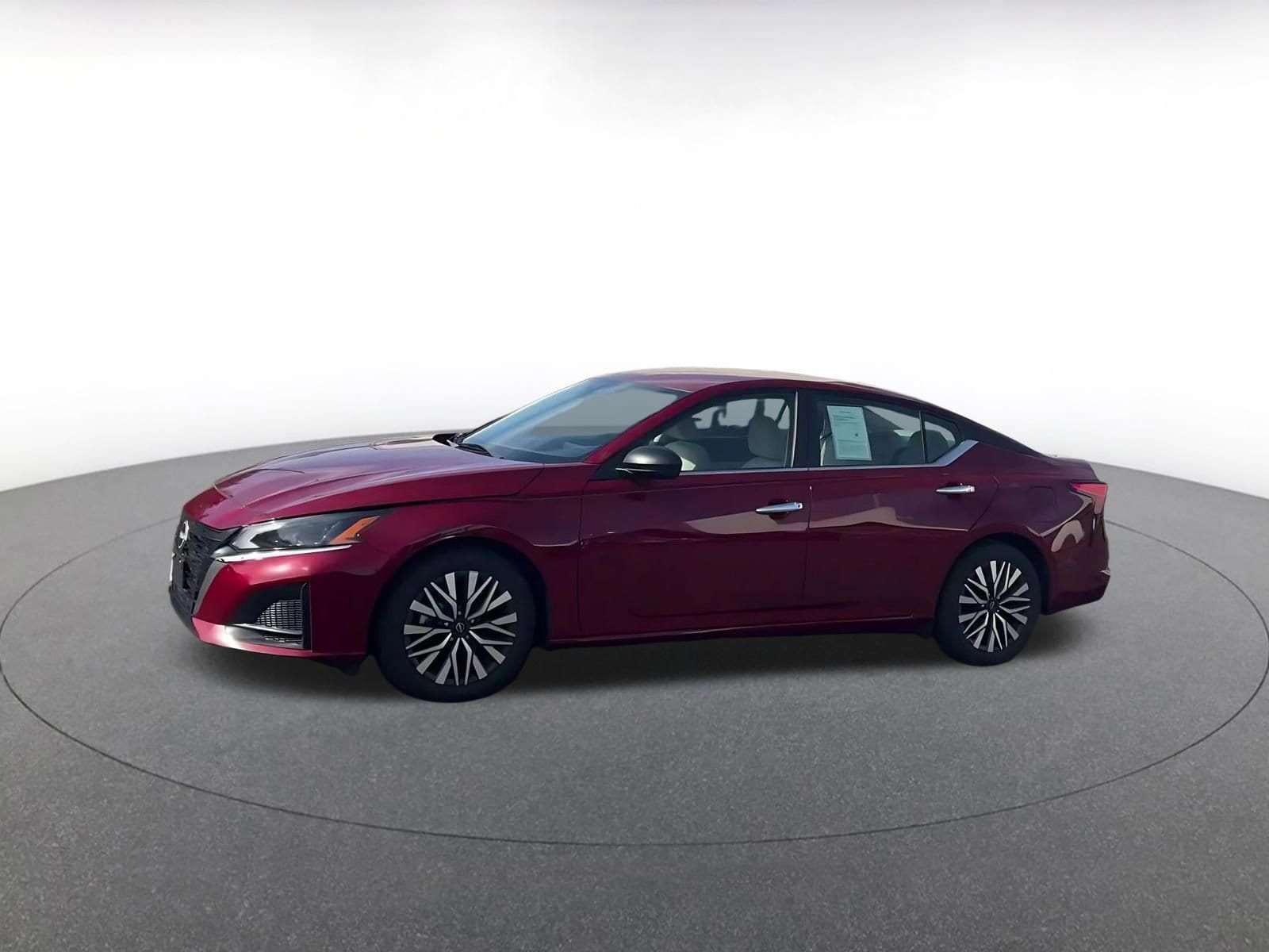 Thumbnail: 2025 Nissan Altima - 8